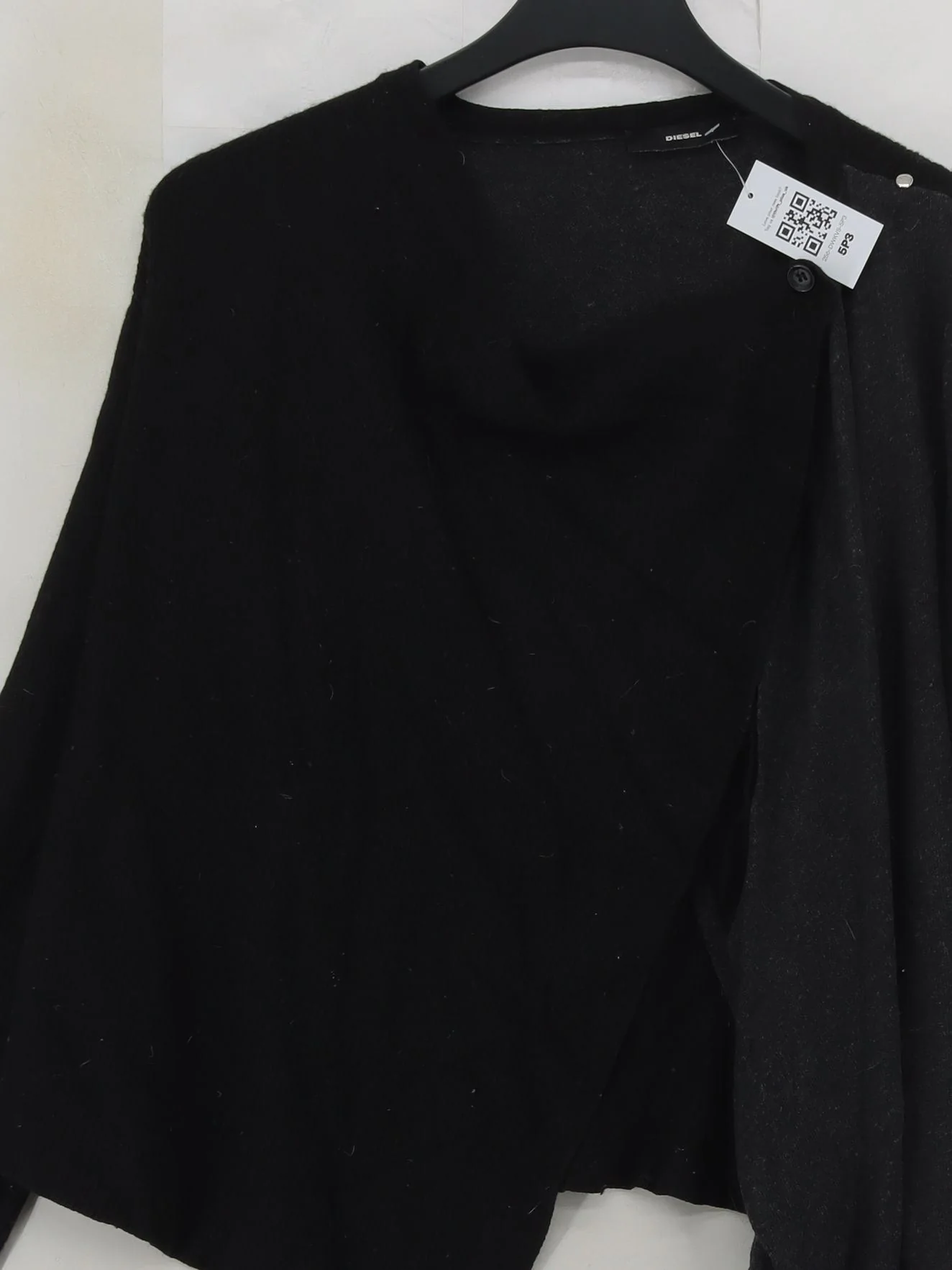 Diesel Women's Cardigan Black Nylon with Wool, Rayon, Cashmere V-Neck Cardigan - Image 3