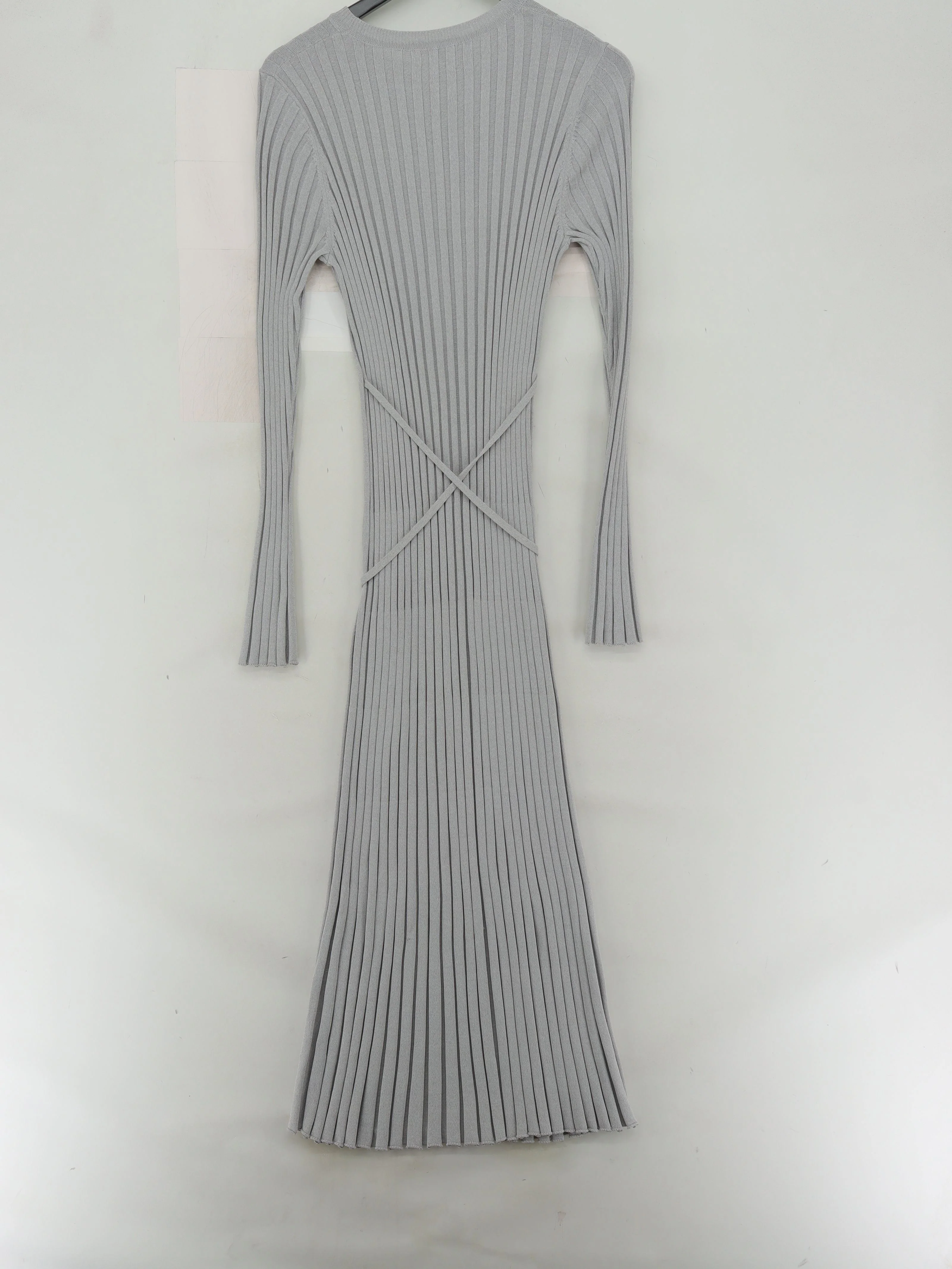 Dissh Jumper Midi Dress UK8 in Grey - Image 2
