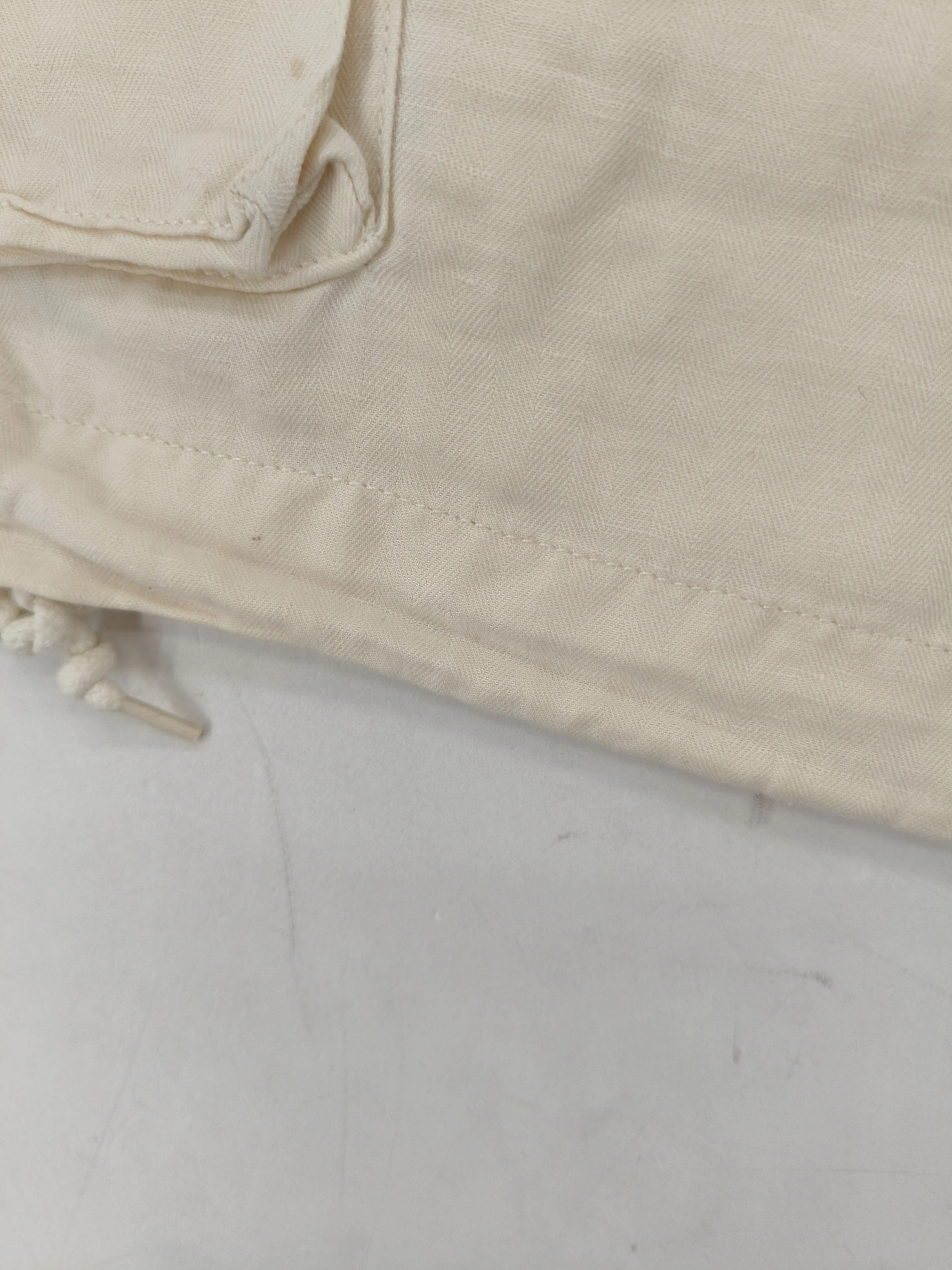 DKNY Men's Shorts W 36 in Cream Linen with Cotton Cargo - Image 5