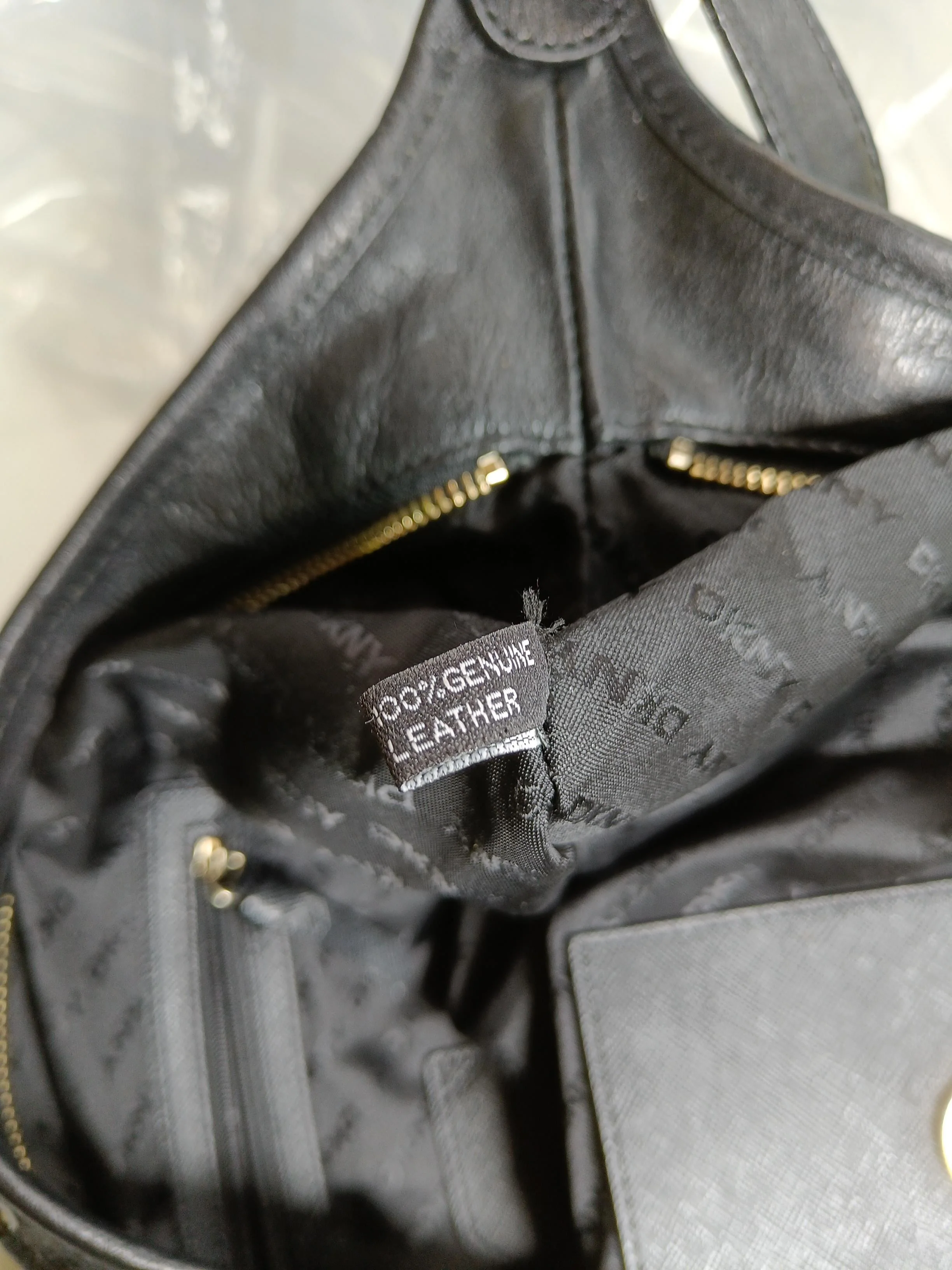 DKNY Women's Bag Black 100% Leather Shoulder Bag - Image 6
