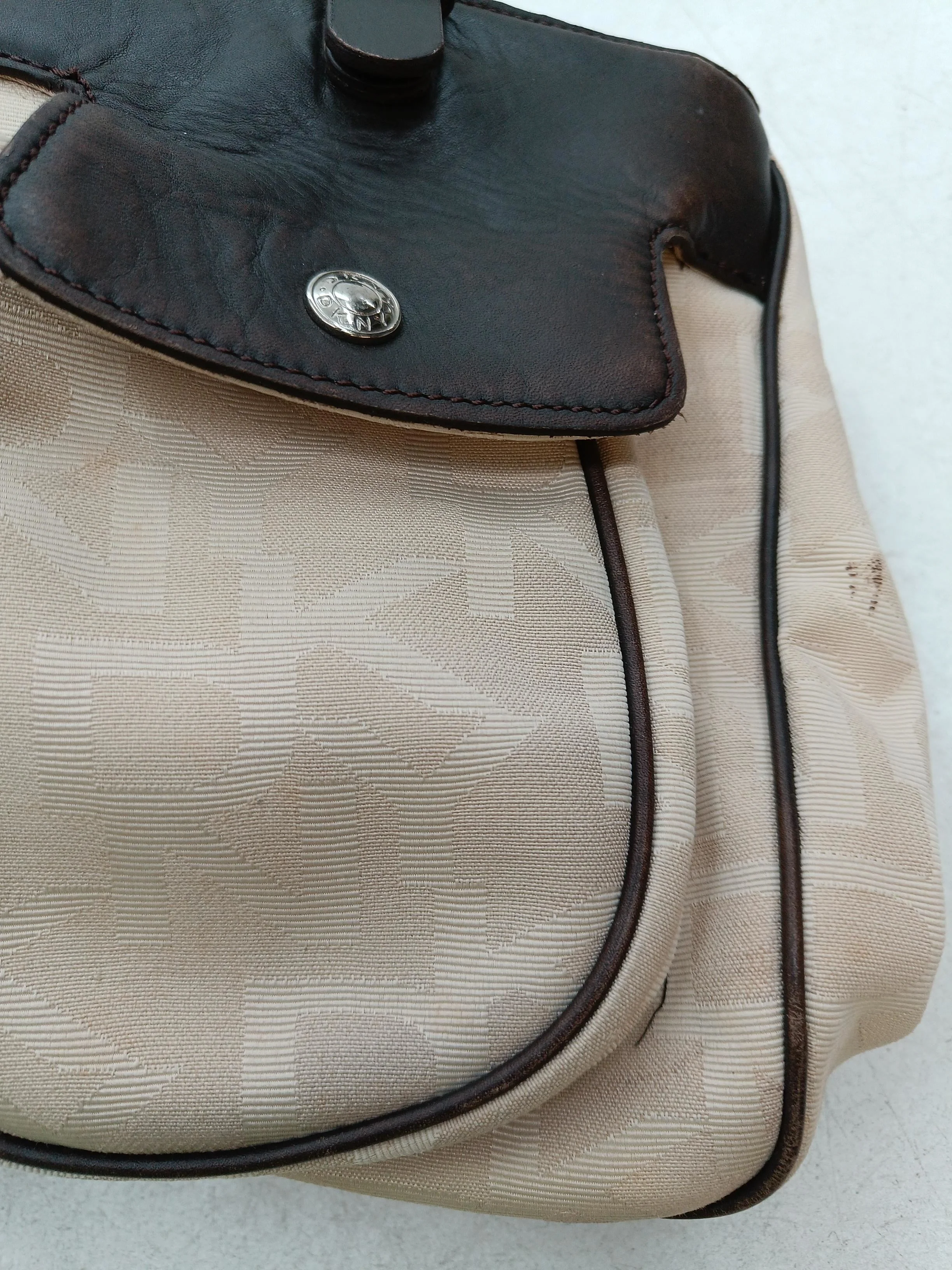 DKNY Women's Bag Cream Geometric Other with Leather Shoulder Bag - Image 3