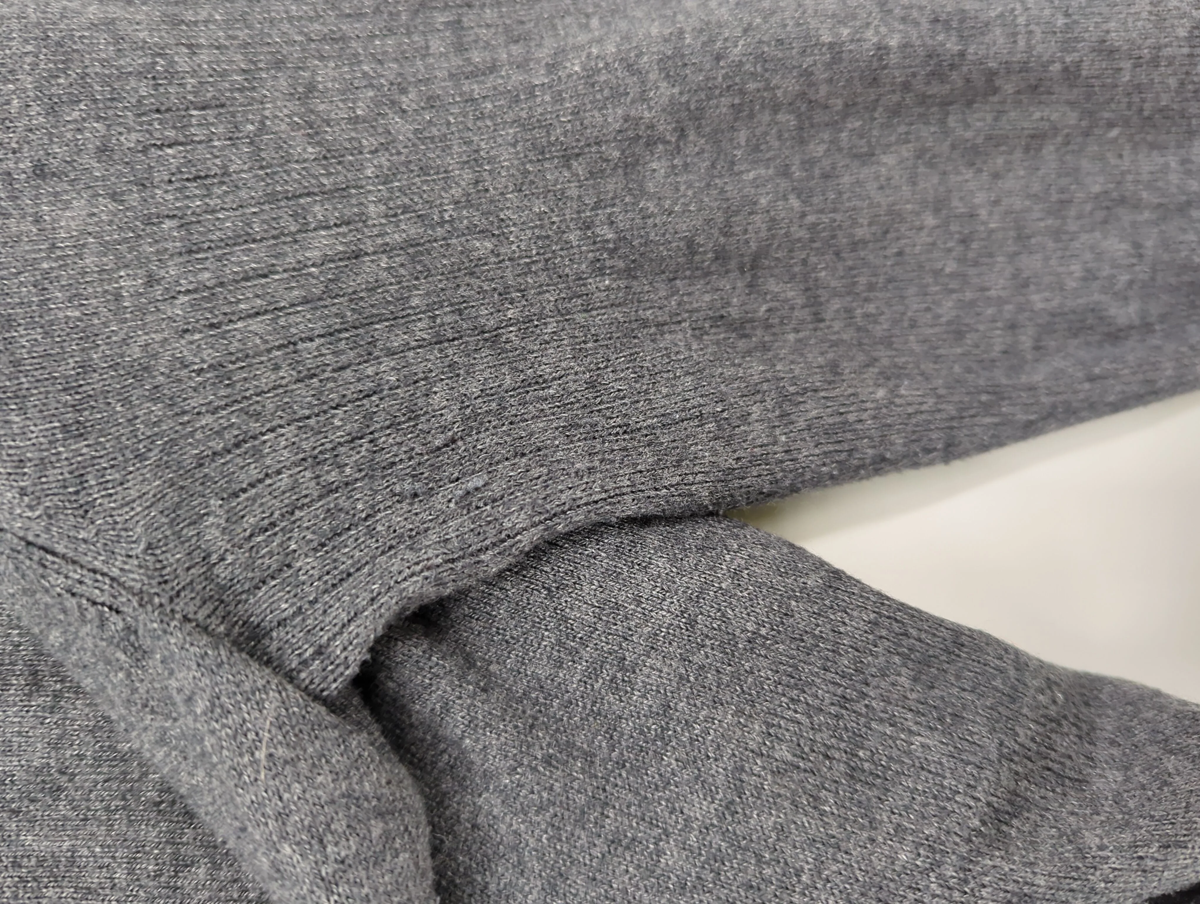 DKNY Women's Top L Grey Cotton with Acrylic Long Sleeve V-Neck Basic - Image 5