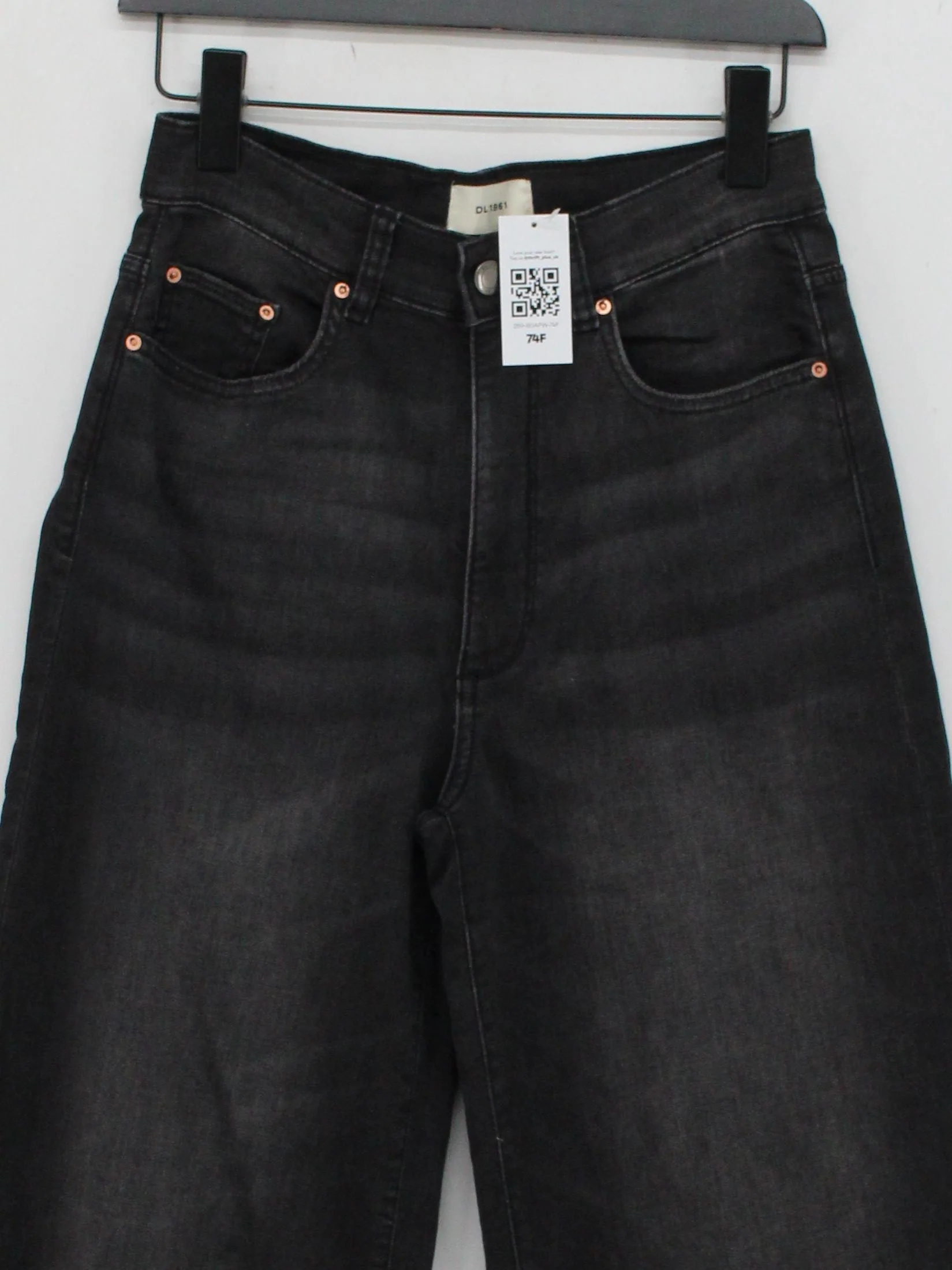 DL1961 Women's Jeans W 26 in Black Cotton with Spandex Wide-Leg - Image 3