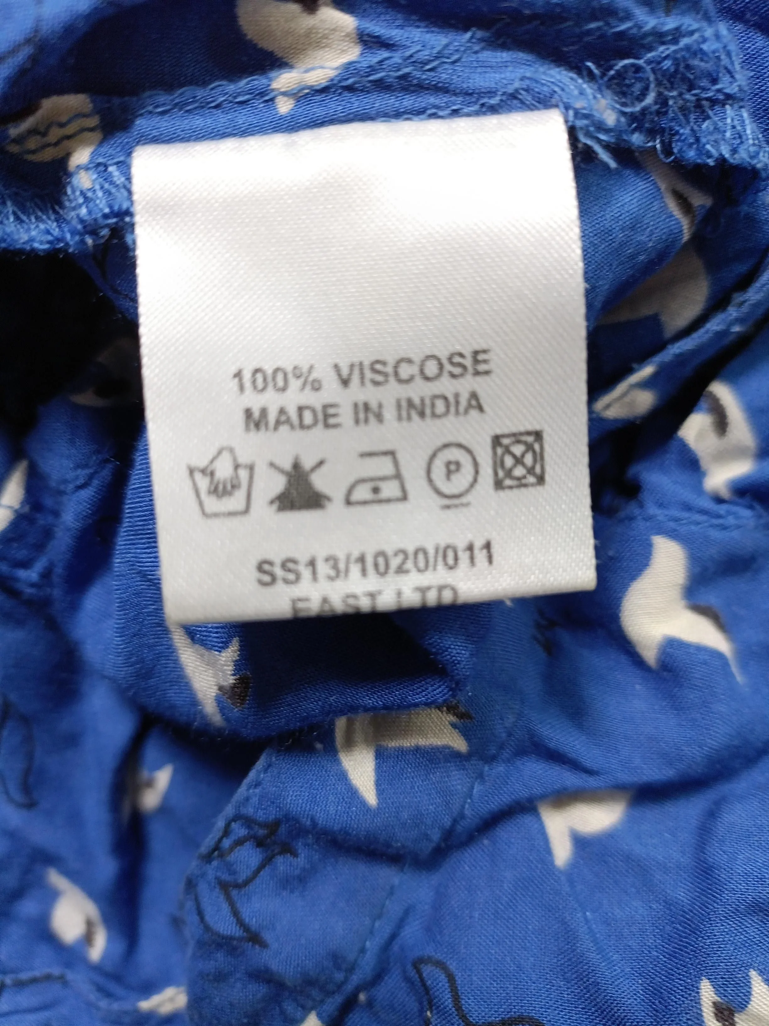 East Women's Top M Blue Animal Print 100% Viscose 3/4 Sleeve V-Neck Basic - Image 6