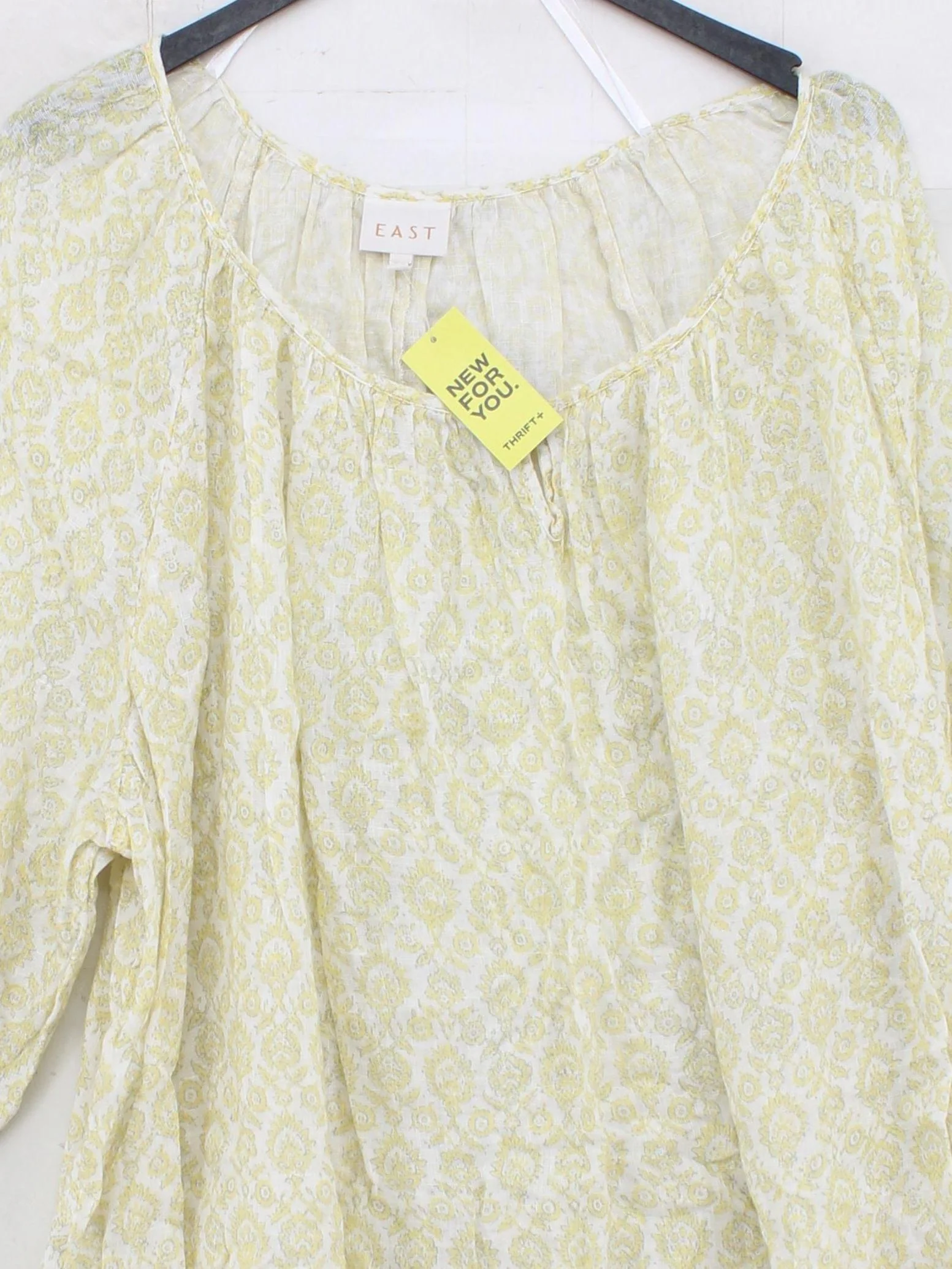East Women's Top White Floral 100% Linen 3/4 Sleeve Round Neck Basic - Image 3