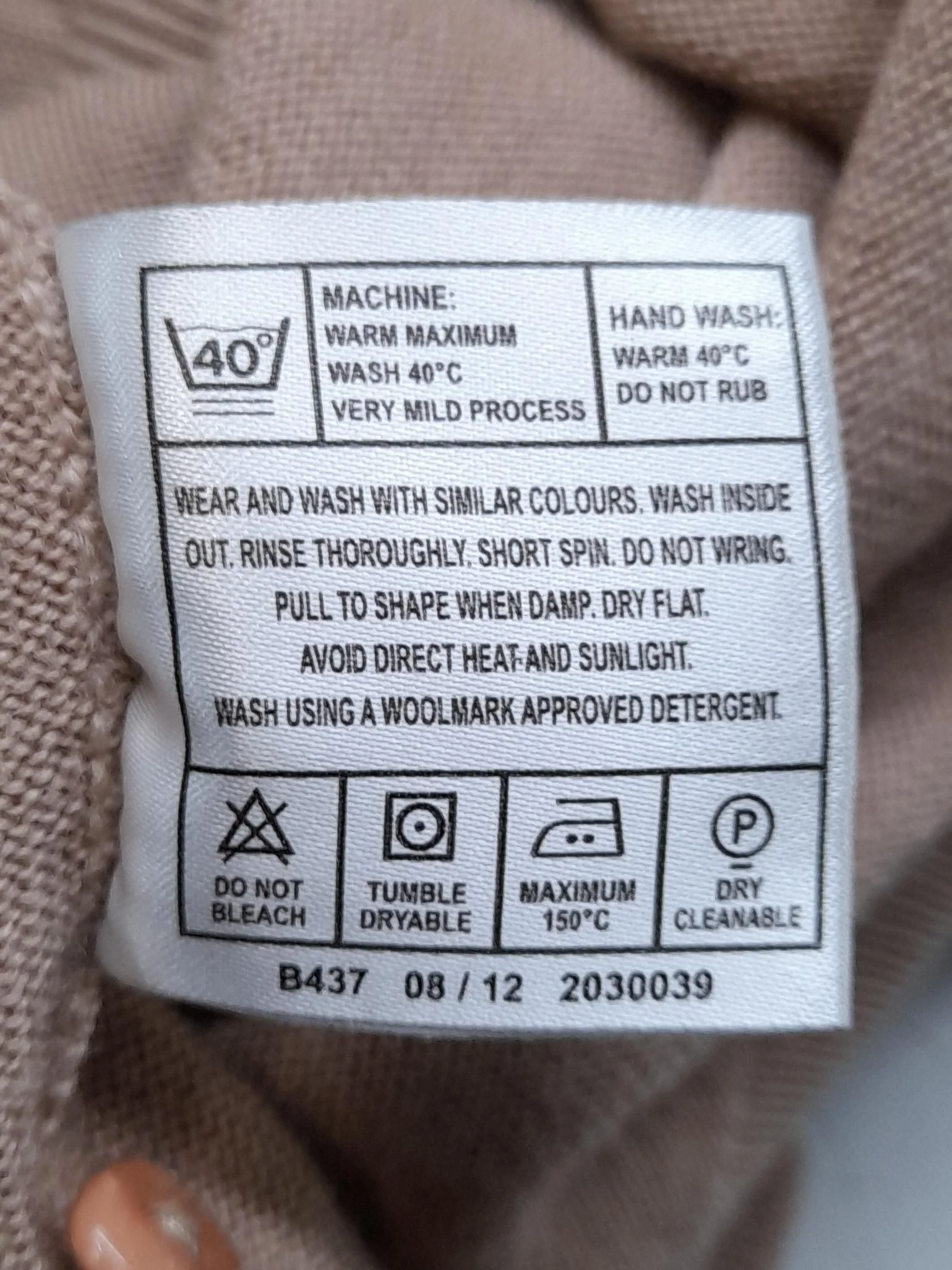 EWM Women's Jumper M Tan 100% Wool V-Neck Pullover - Image 6