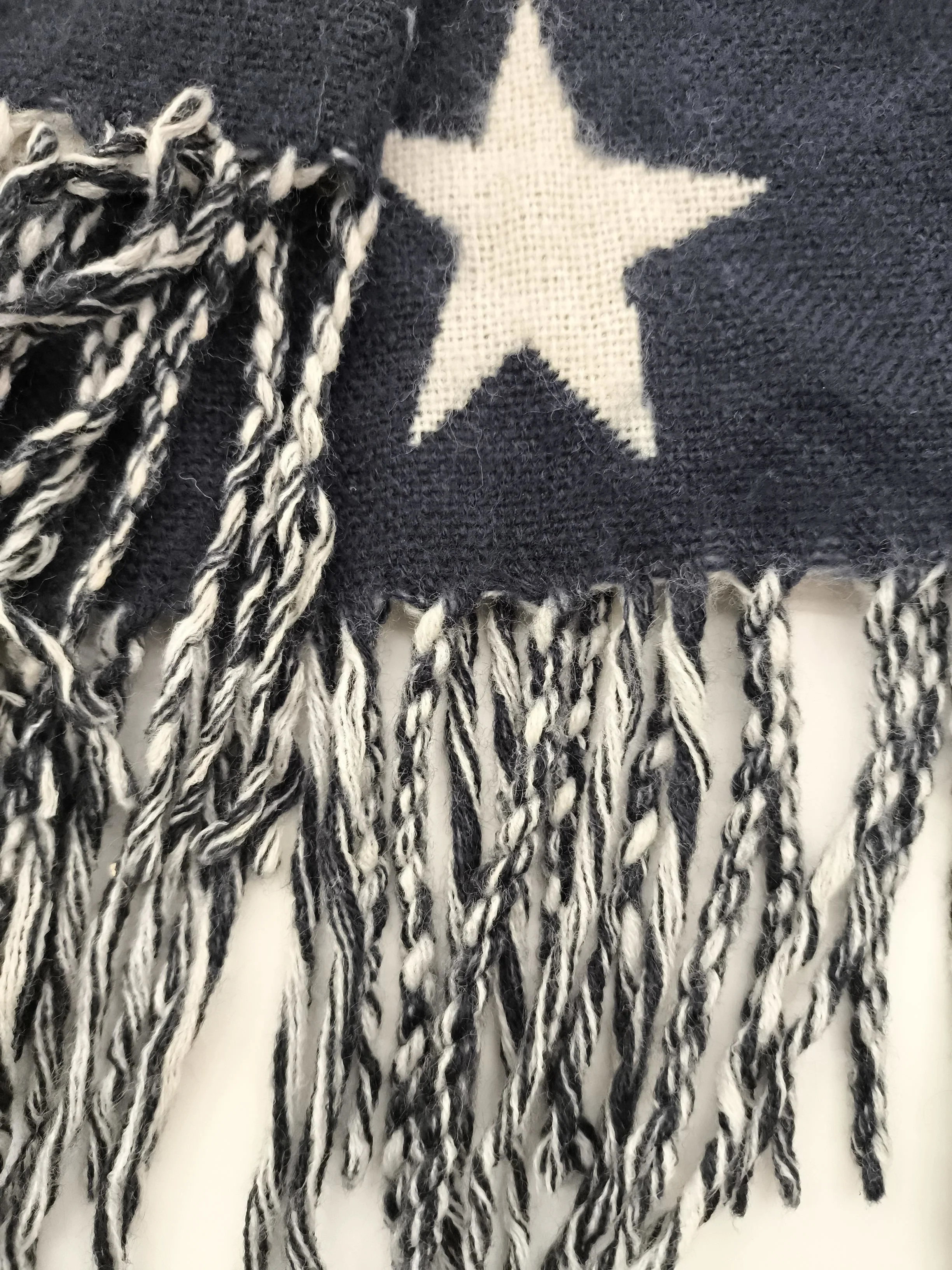 Fat Face Men's Scarf Blue Graphic 100% Acrylic Scarf - Image 4