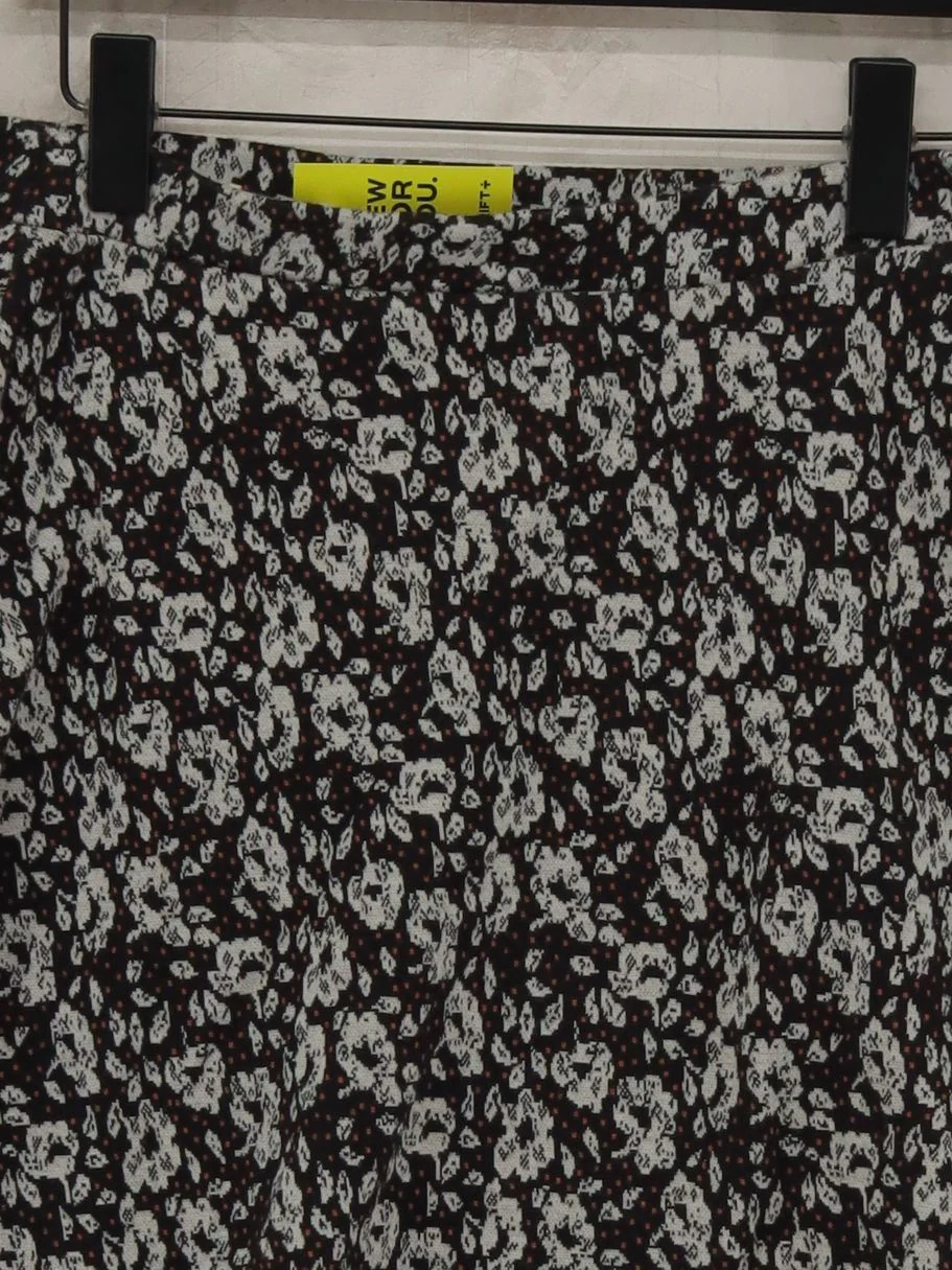 Fat Face Women's Mini Skirt UK 16 Black Floral Cotton with Elastane Short Mini - Image 3