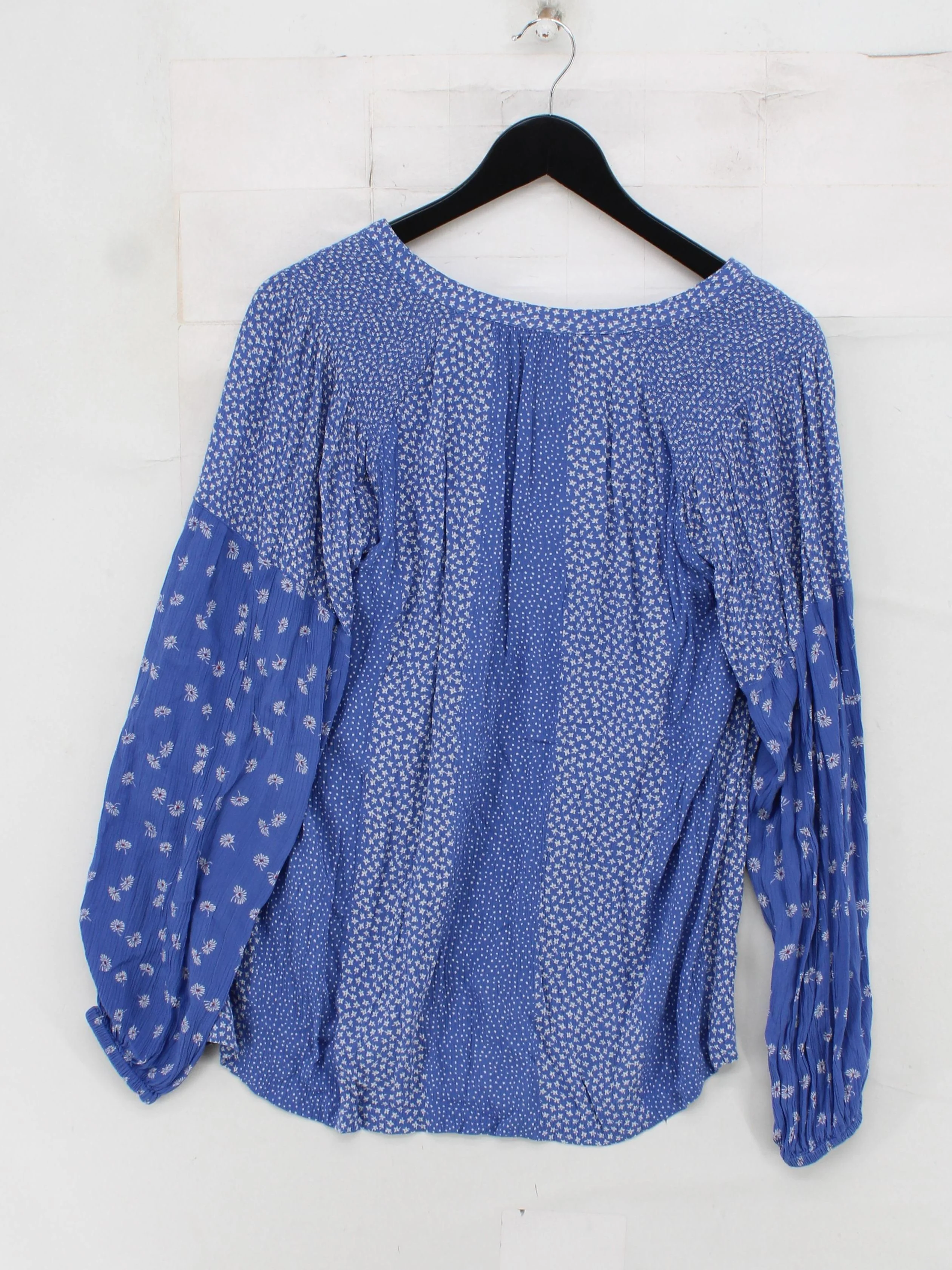 Fat Face Women's Top M Blue Floral 100% Viscose Long Sleeve V-Neck Basic - Image 2