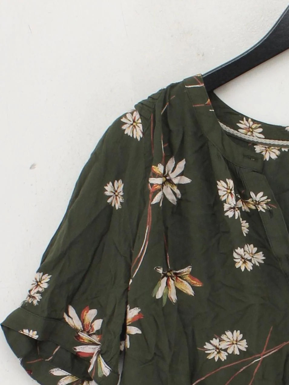 Fat Face Women's Top UK 14 Green Floral 100% Other Short Sleeve V-Neck Basic - Image 4