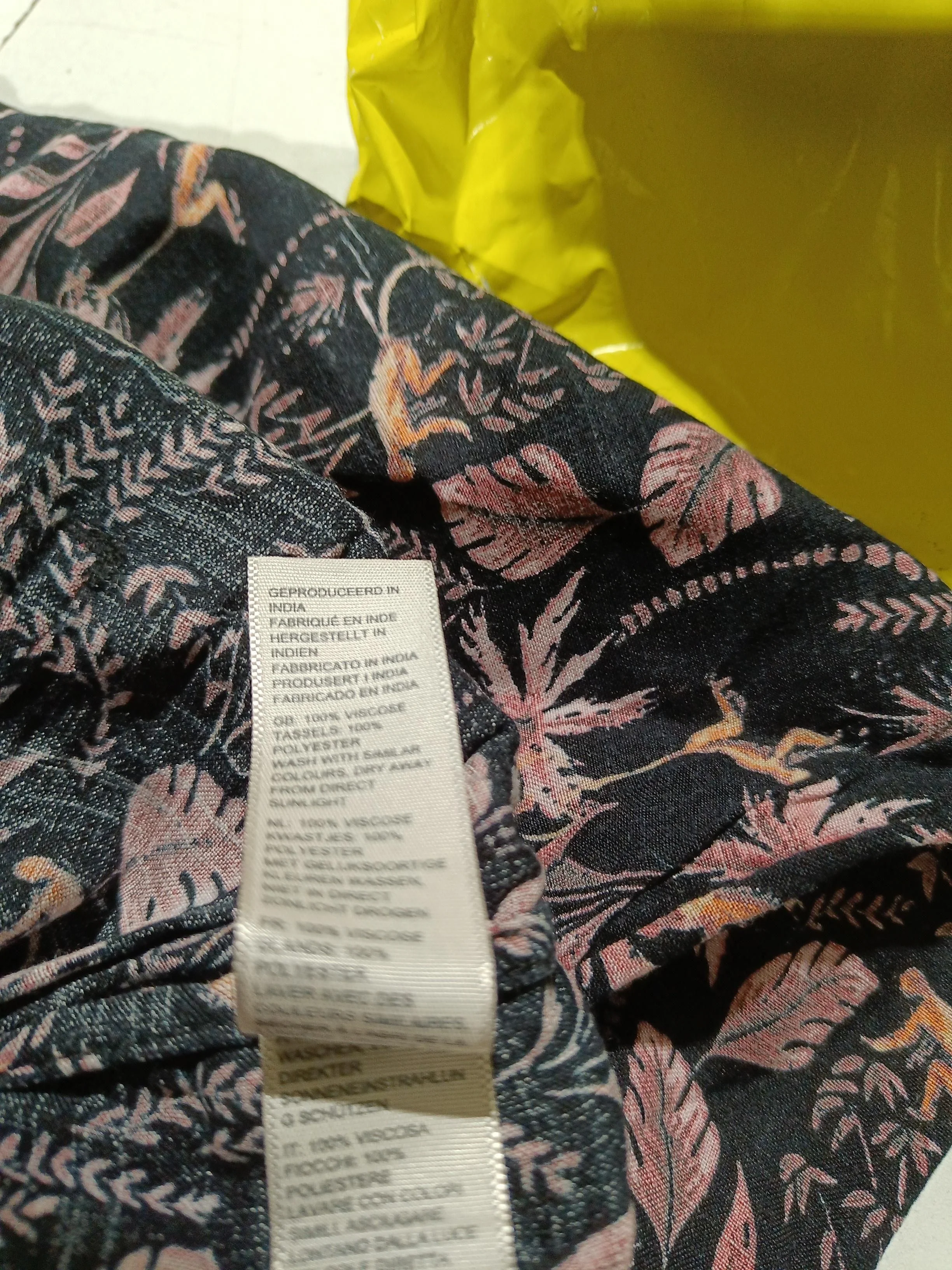 Fat Face Women's Trousers S Black Floral 100% Viscose Tapered Sweatpants - Image 6