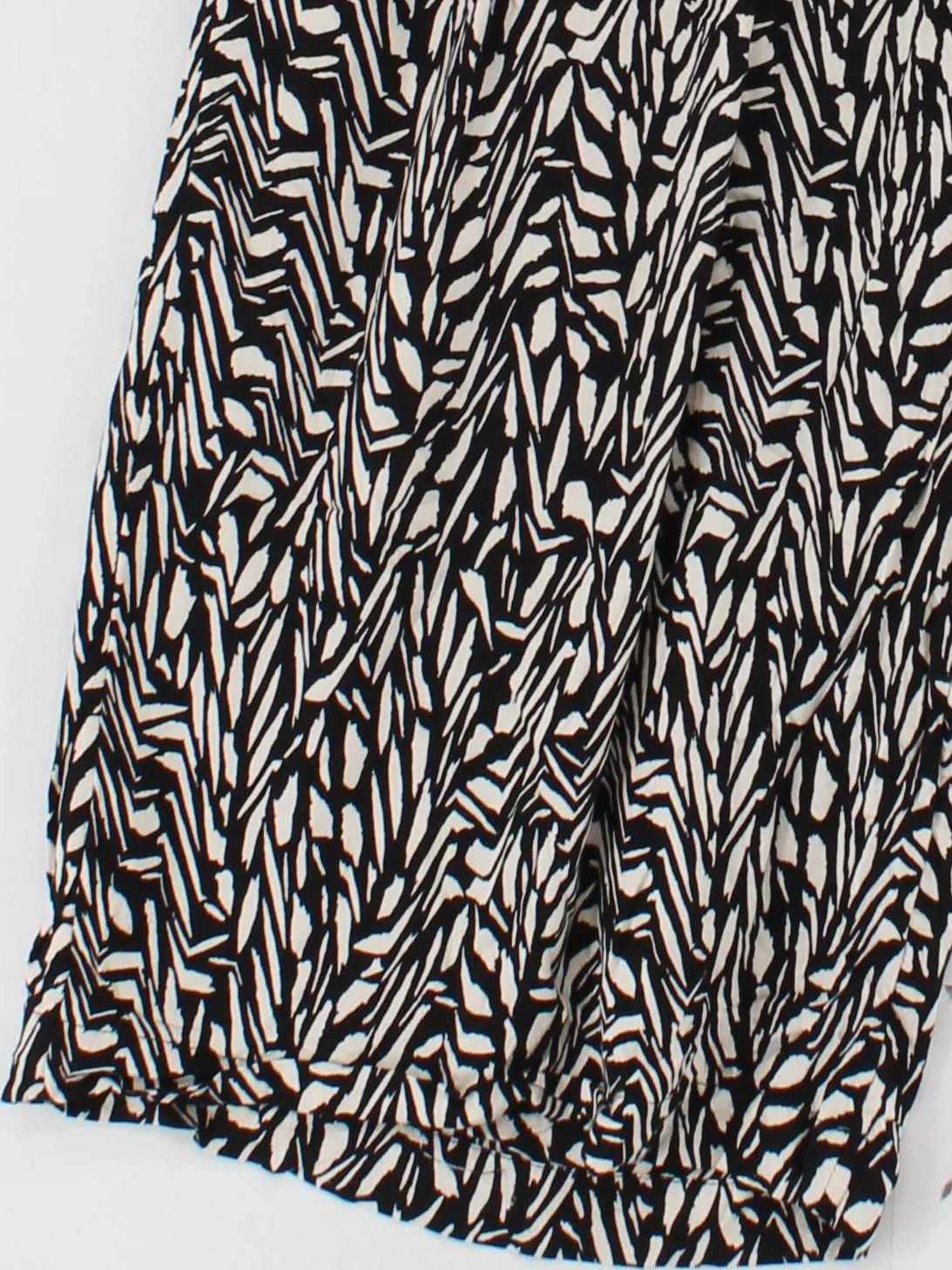 Fat Face Women's Trousers UK 12 Black Animal Print 100% Viscose Wide-Leg Cropped - Image 4