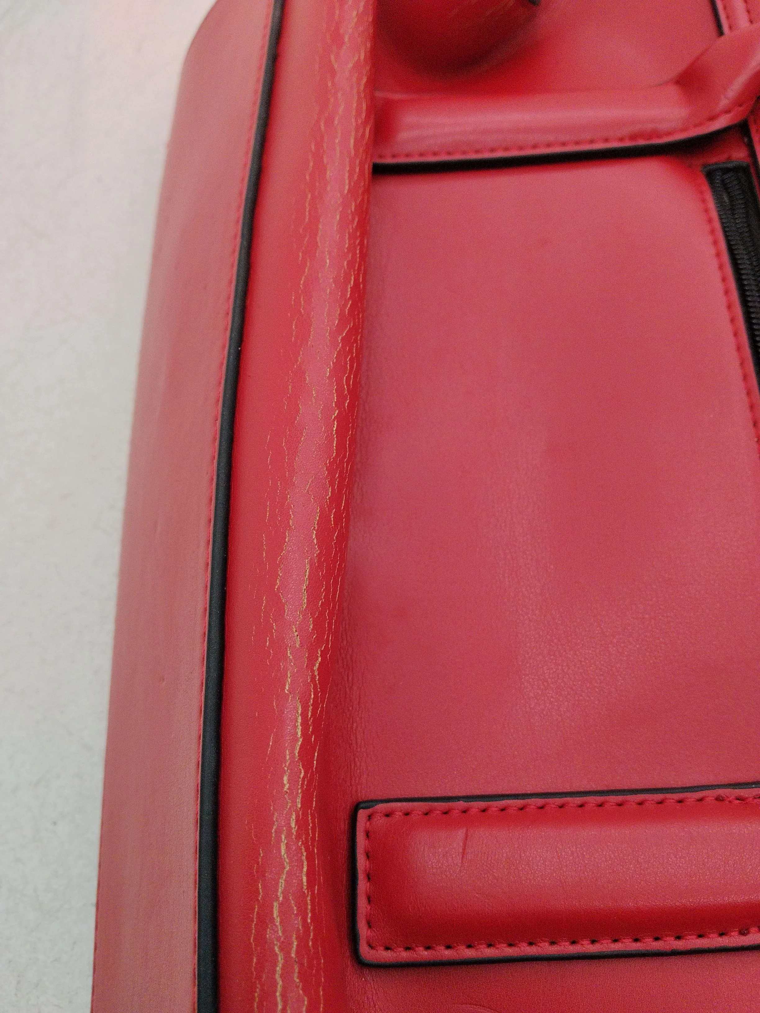 Fiorelli Women's Bag Red 100% Faux Leather Shoulder Bag - Image 5