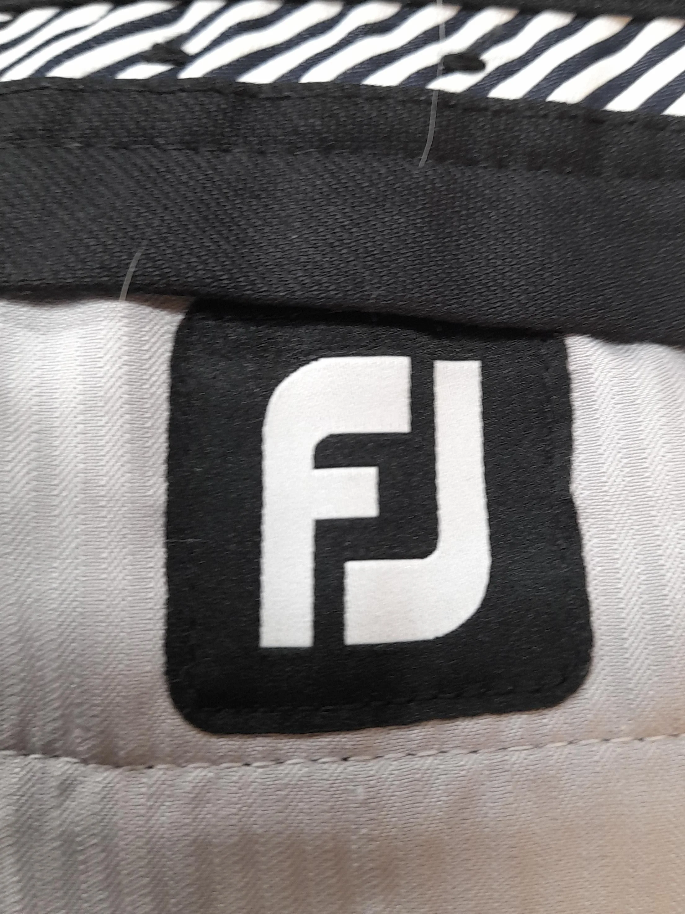 Footjoy Men's Shorts W 34 in Black Nylon with Spandex Chino - Image 5