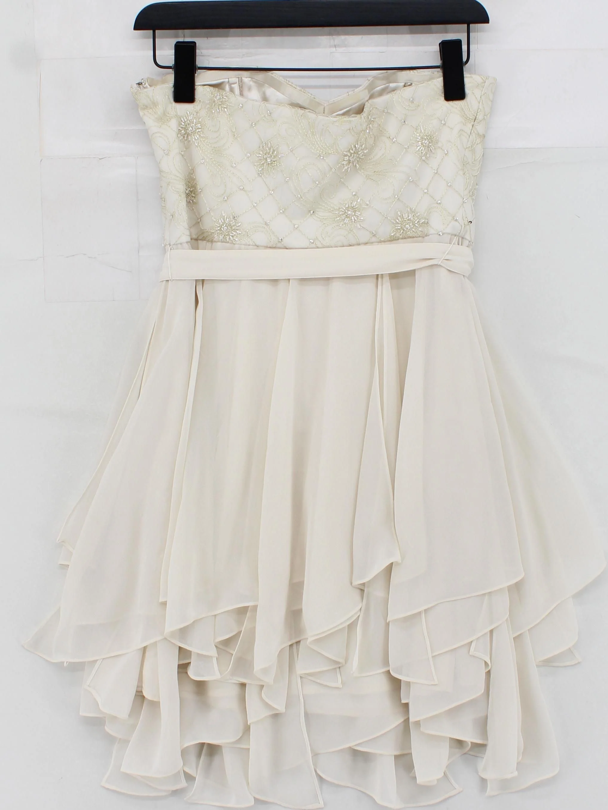 Forever New Skater Mini Dress in Cream - Image 2