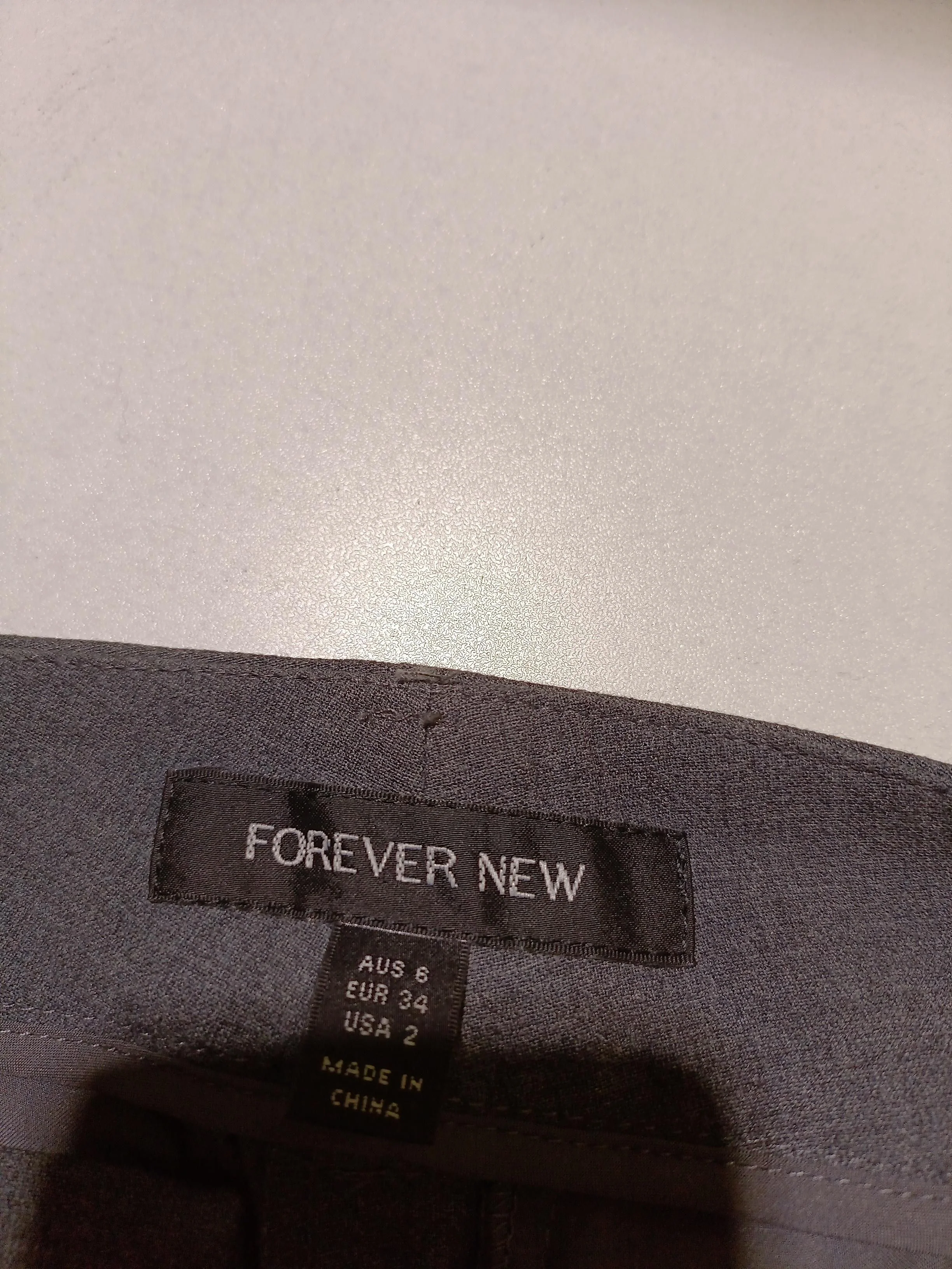 Forever New Women's Trousers UK 6 Grey Polyester with Viscose, Elastane Capri - Image 5