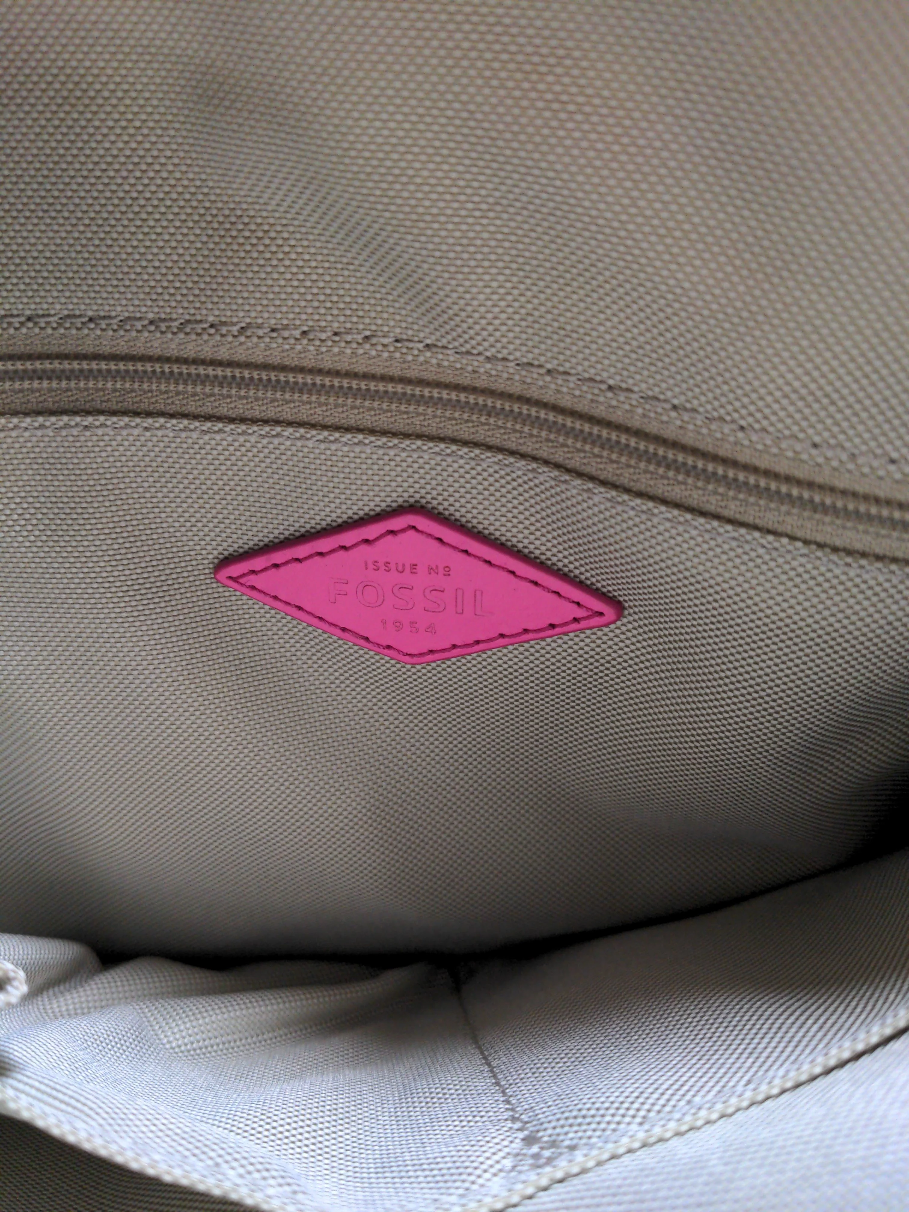 Fossil Women's Bag Pink 100% Leather Shoulder Bag - Image 6