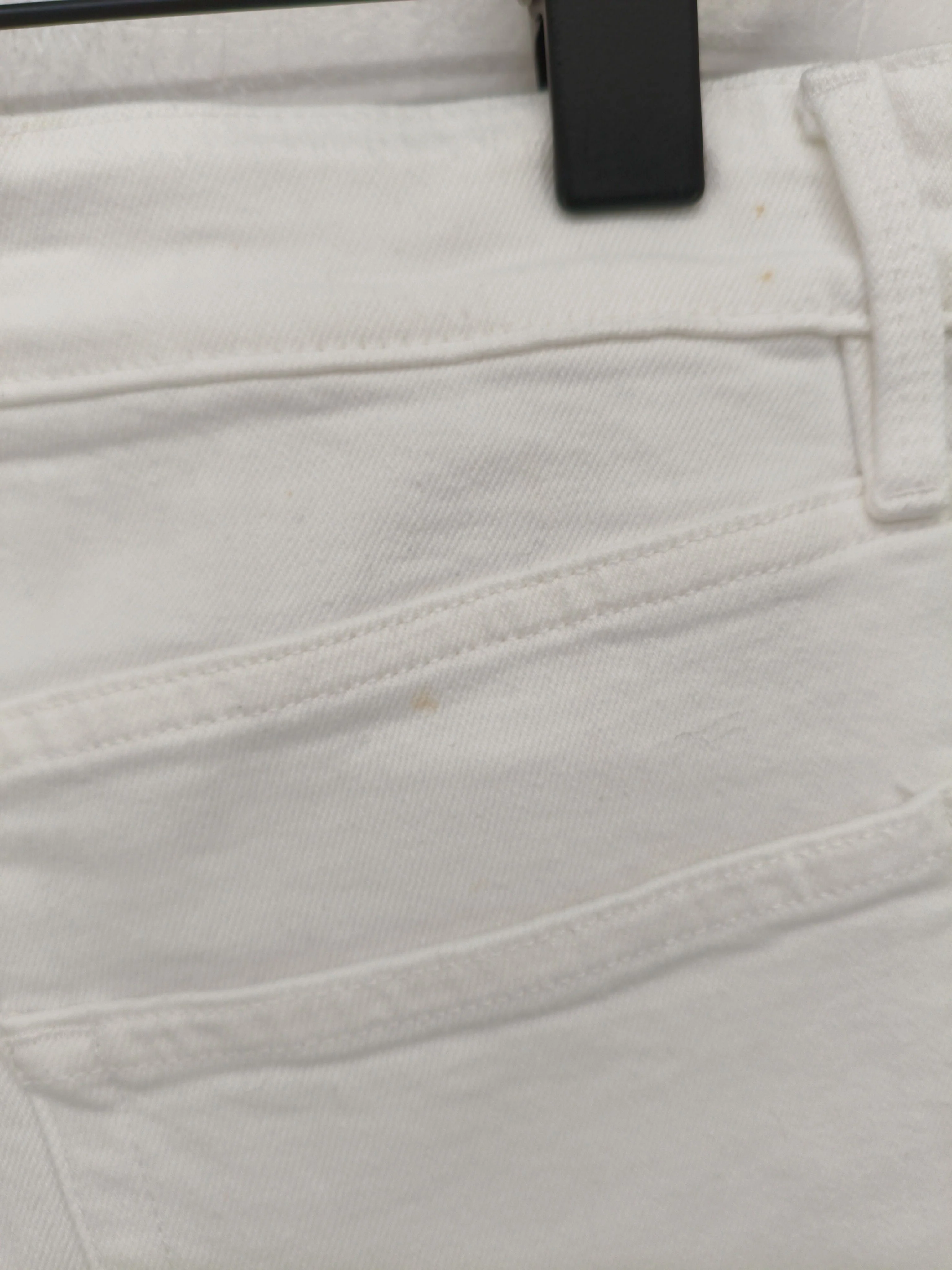 Frame Women's Shorts W 30 in White Cotton with Elastane Cut-Off - Image 5