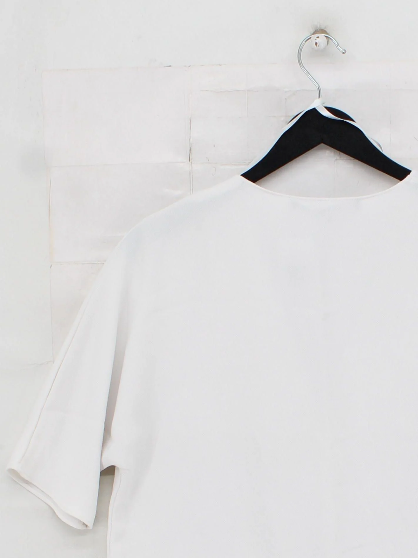 French Connection Women's Top M White 100% Polyester Short Sleeve V-Neck Basic - Image 2