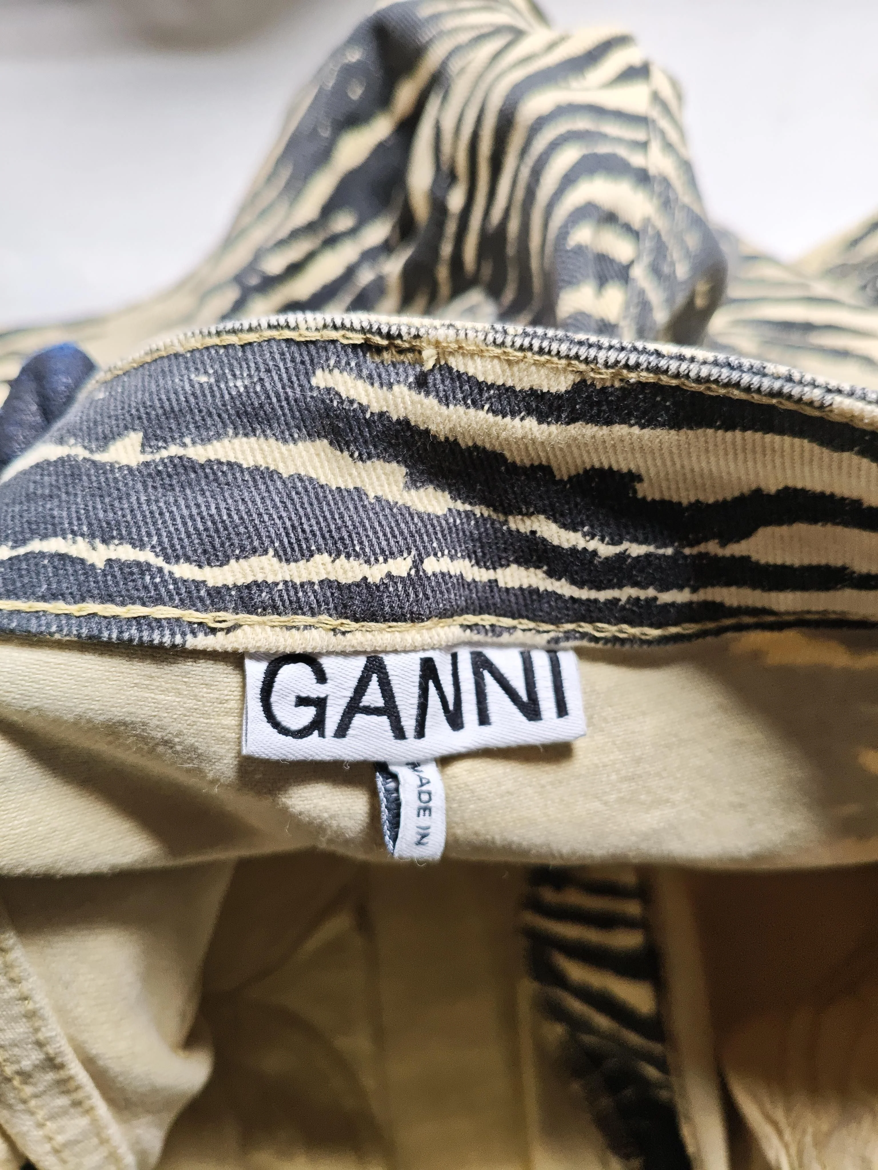 Ganni Women's Shorts W 29 in Cream Animal Print Cotton with Elastane Mom - Image 5
