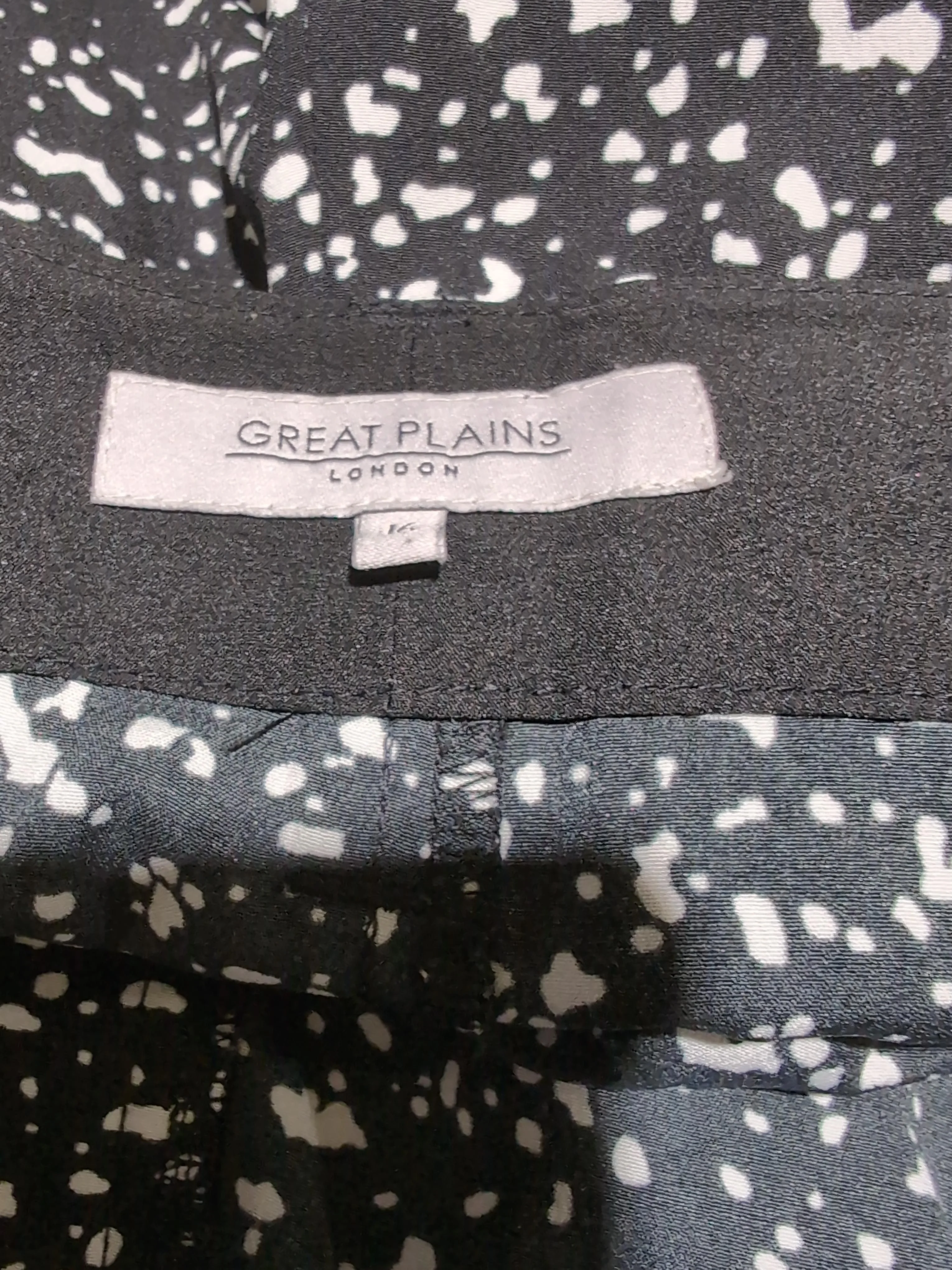 Great Plains Women's Trousers XS Black 100% Polyester Tapered Chino - Image 5