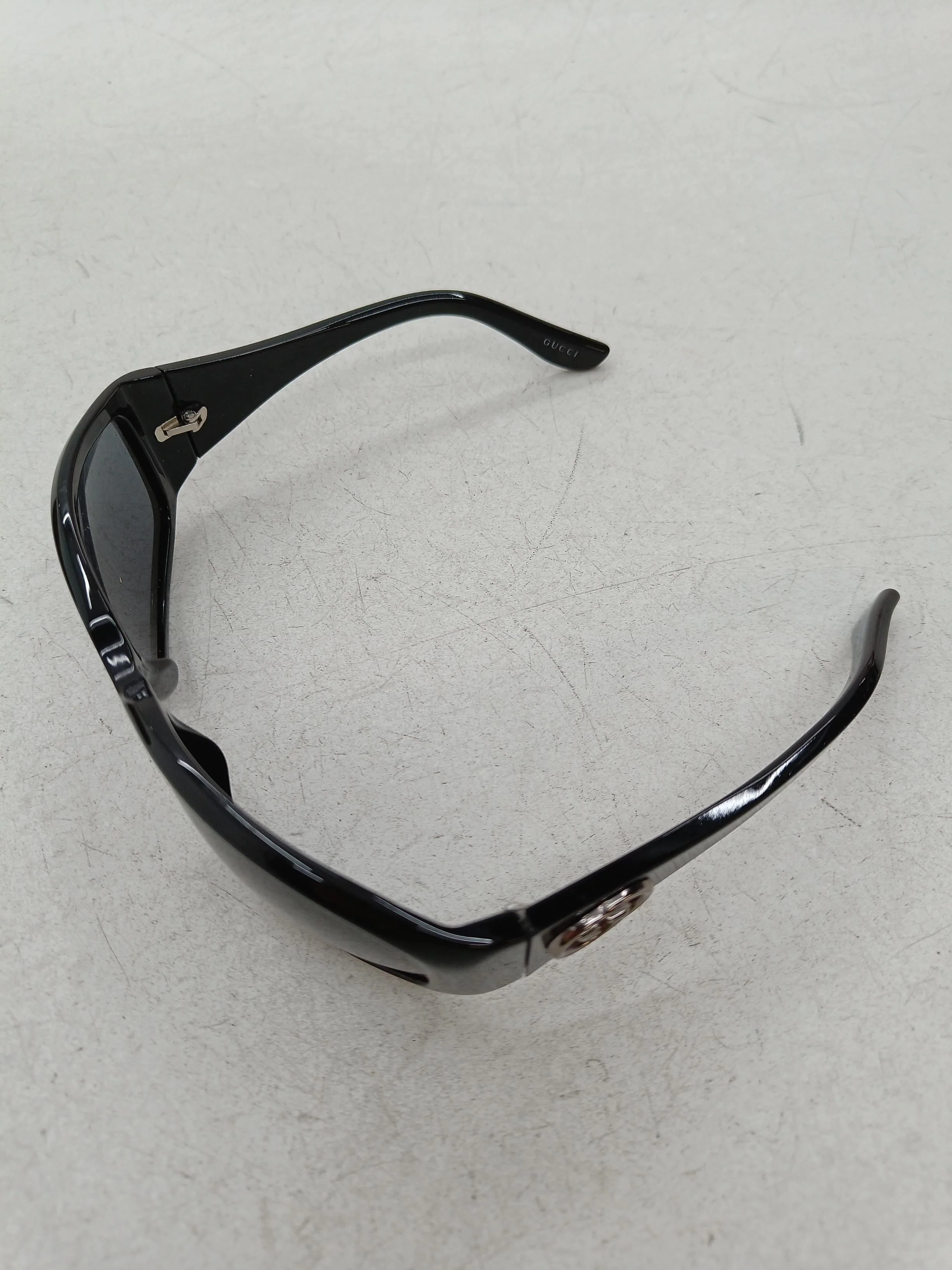 Gucci Men's Sunglasses Black Wrap - Image 4