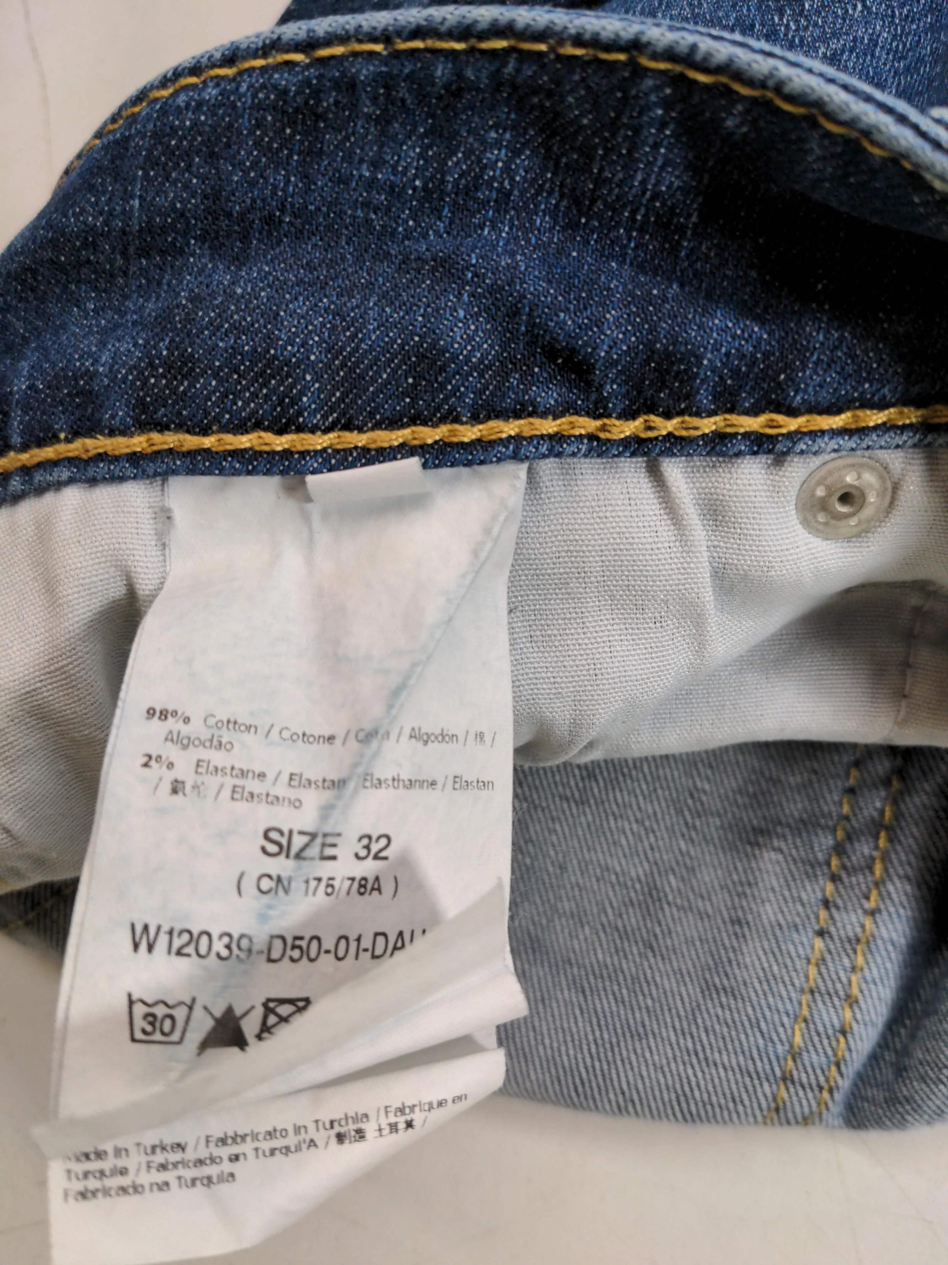 Guess Men's Jeans W 32 in Blue Cotton with Elastane Straight - Image 6