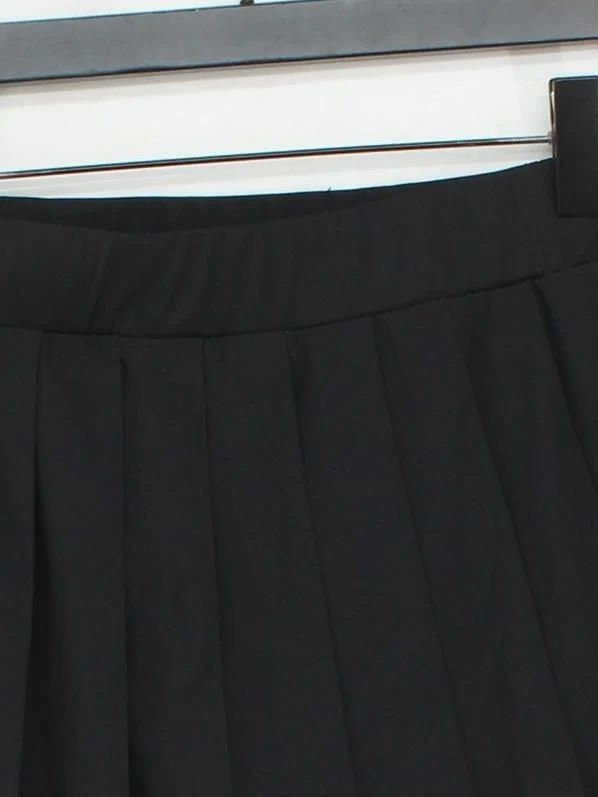 Halara Women's Mini Skirt M Black Nylon with Elastane, Polyester Short Mini - Image 3
