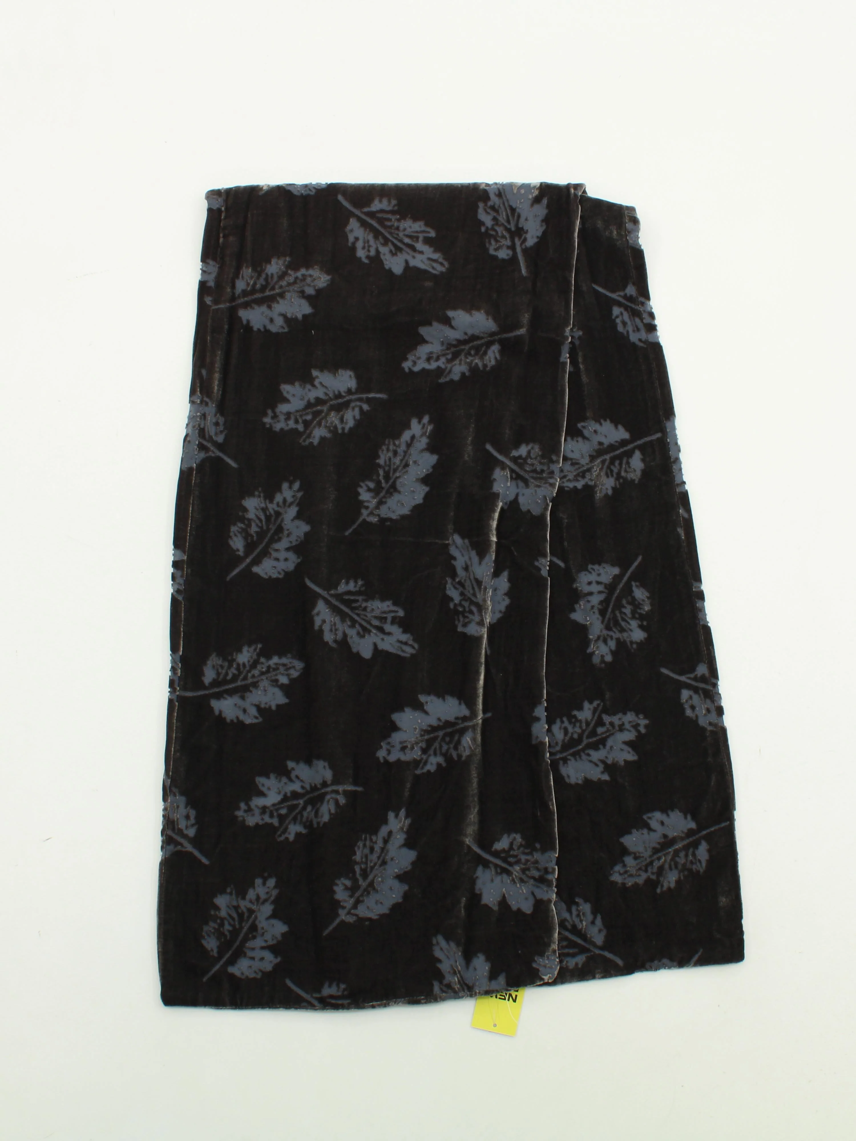 Hobbs Women's Scarf Black Floral Viscose with Silk Rectangle Scarf - Image 2