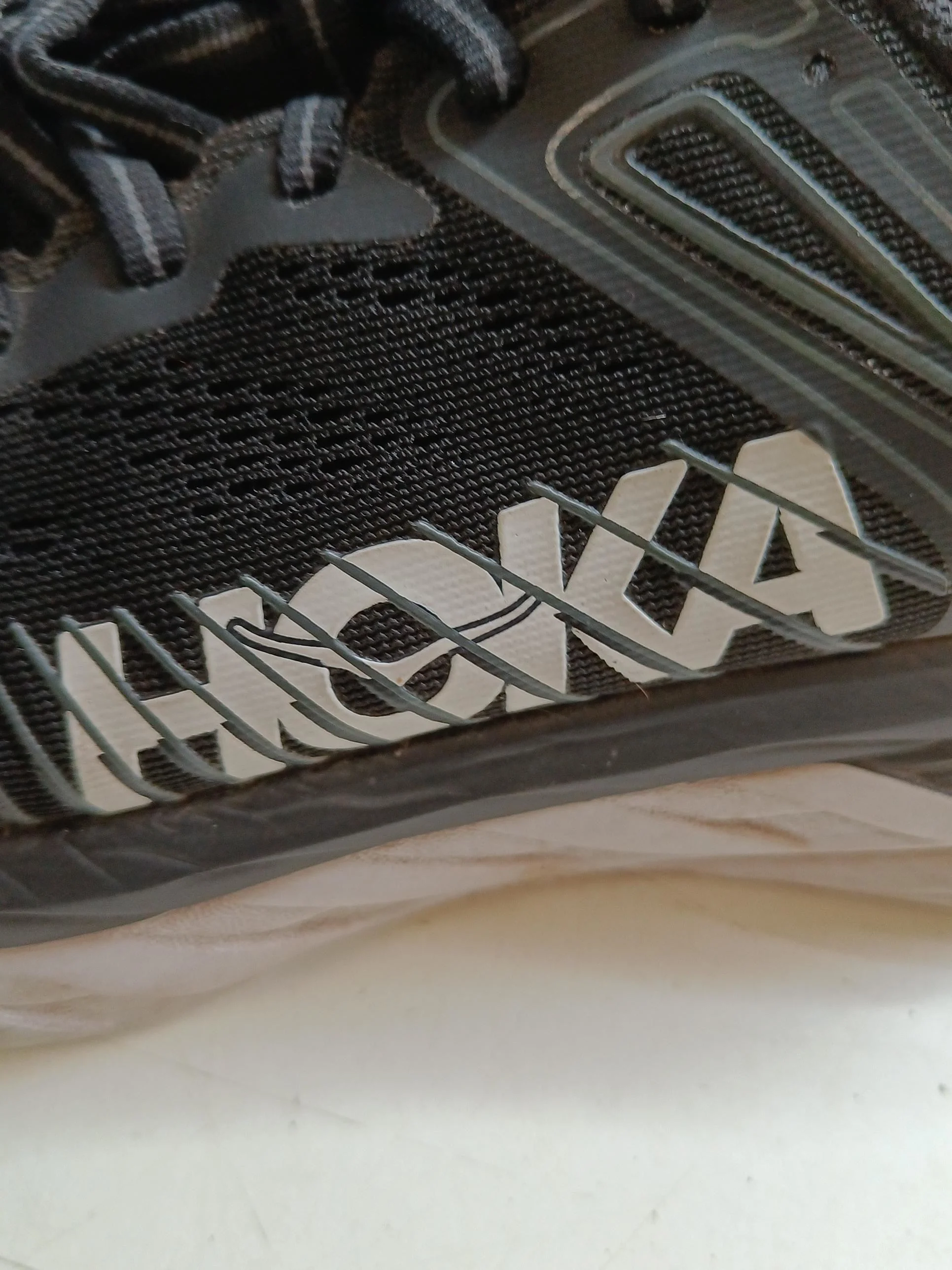 Hoka BONDI 7 Women's Trainers 1110531 BWHT UK6.5 EU40 US8 in Black - Image 9