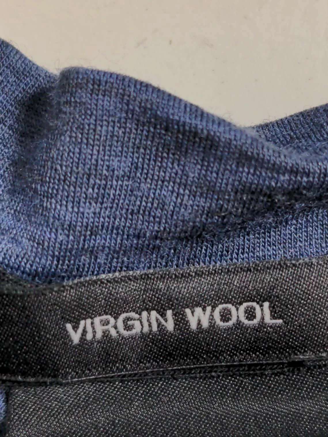 Hugo Boss Men's T-Shirt S Blue 100% Wool Basic - Image 6