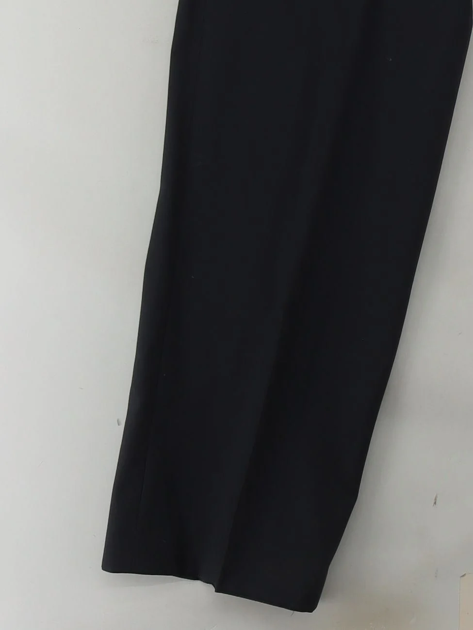 Hugo Boss Men's Two Piece Suit Chest: 48 in Black Wool - Image 4