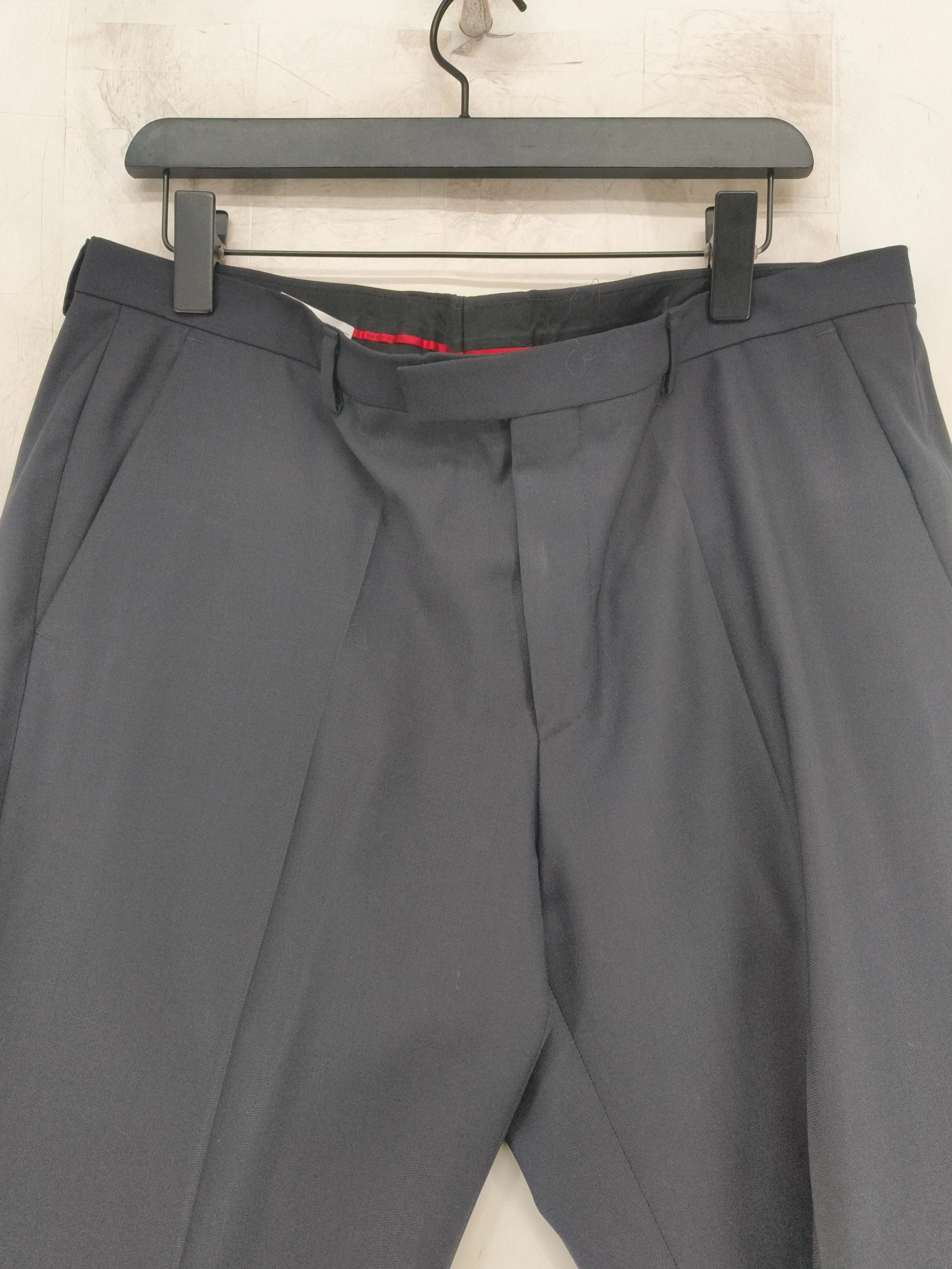 Hugo Boss Men's Two Piece Suit Chest: 48 in Black Wool - Image 5