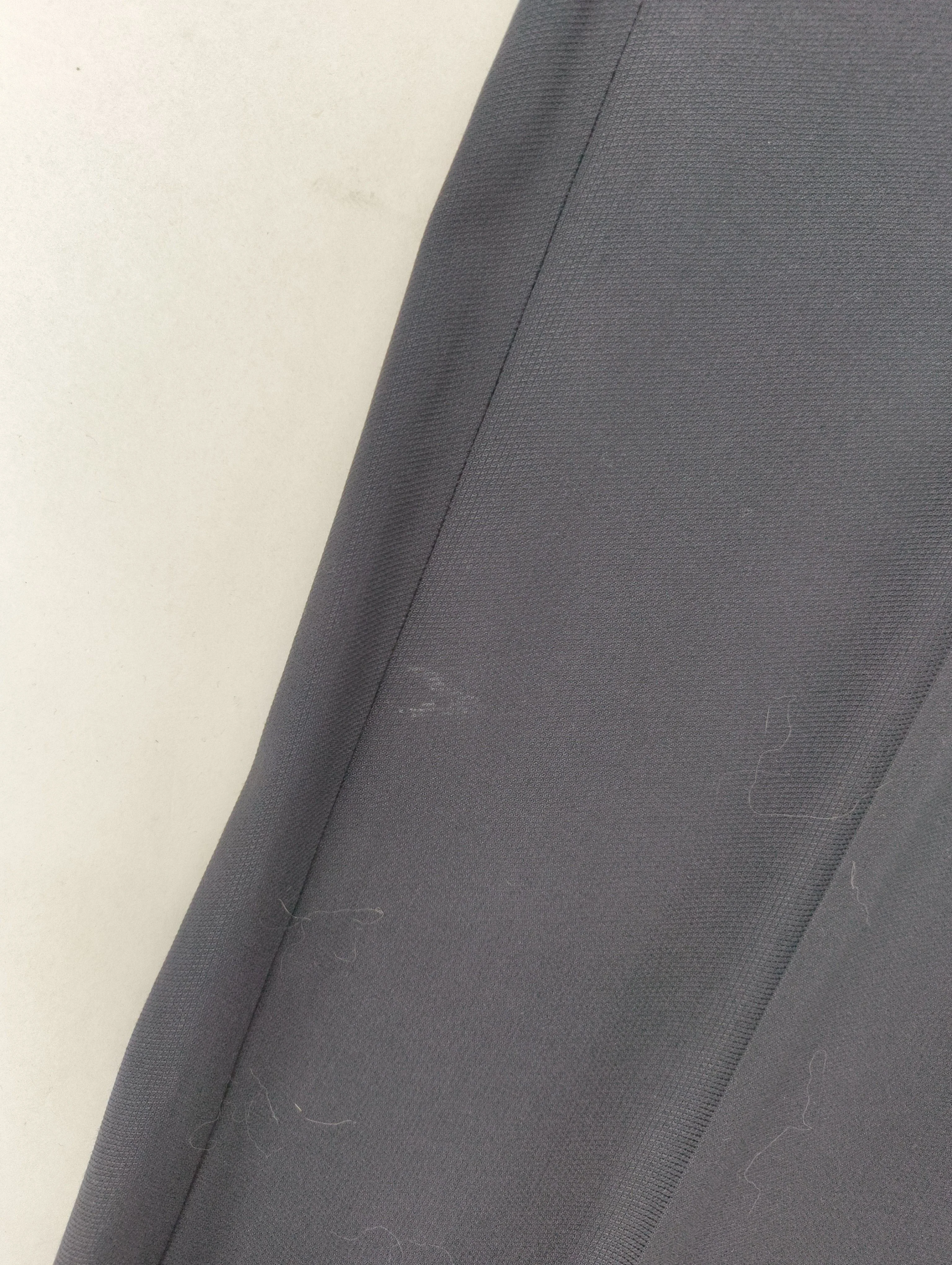 Hugo Boss Men's Two Piece Suit Chest: 48 in Black Wool - Image 6