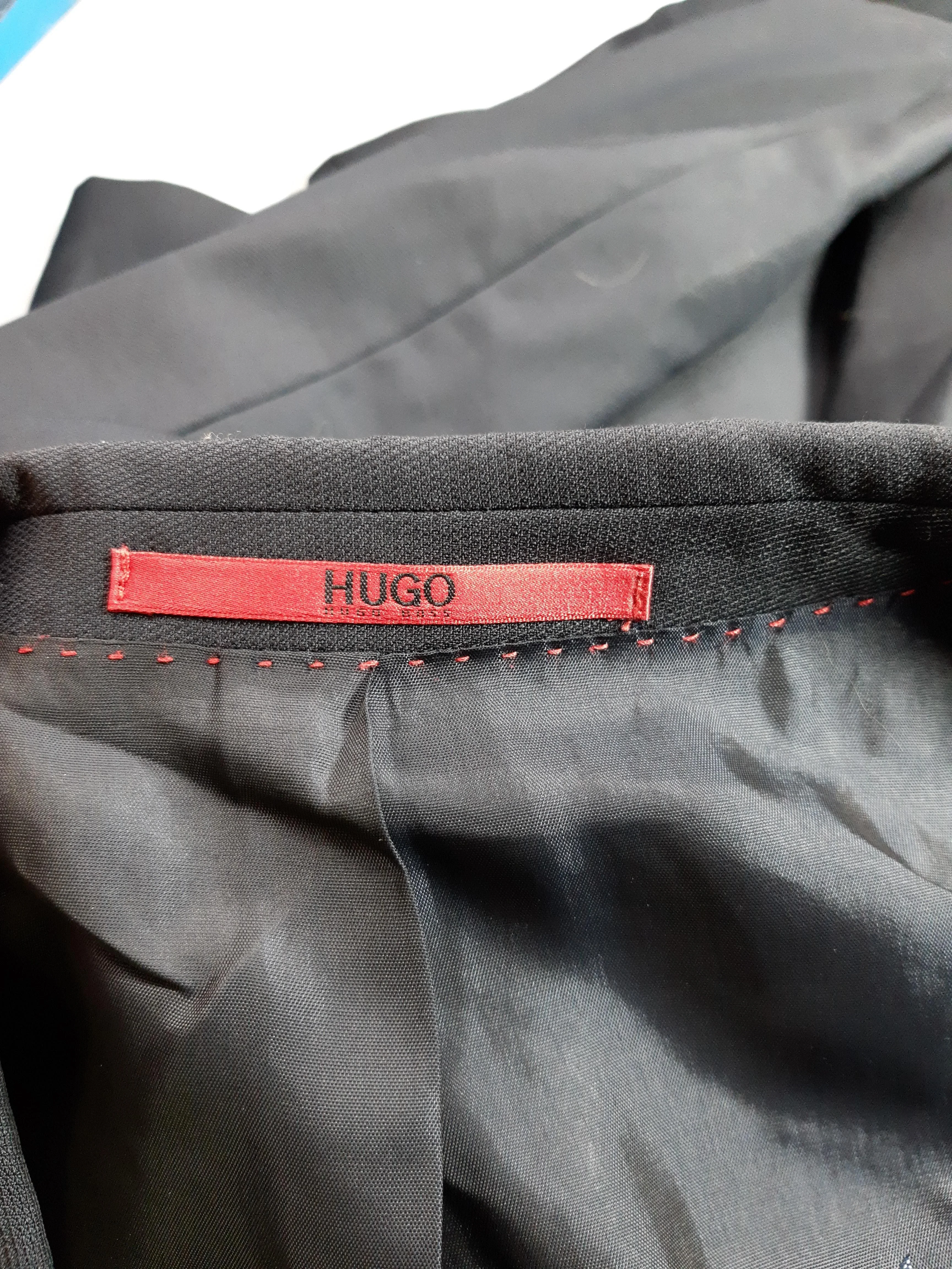 Hugo Boss Men's Two Piece Suit Chest: 48 in Black Wool - Image 7