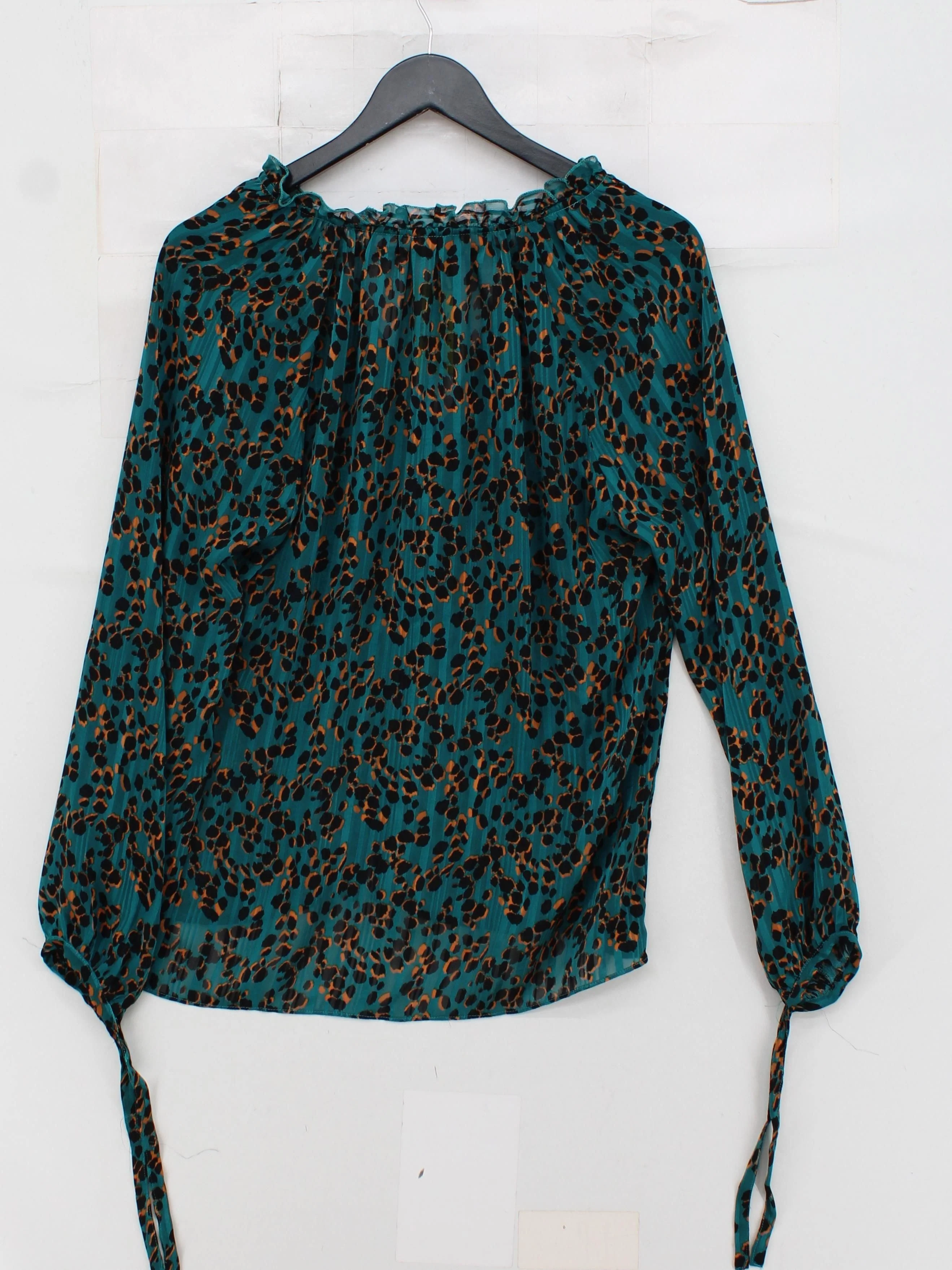 Hush Women's Blouse S Green Animal Print 100% Polyester Long Sleeve V-Neck Basic - Image 2