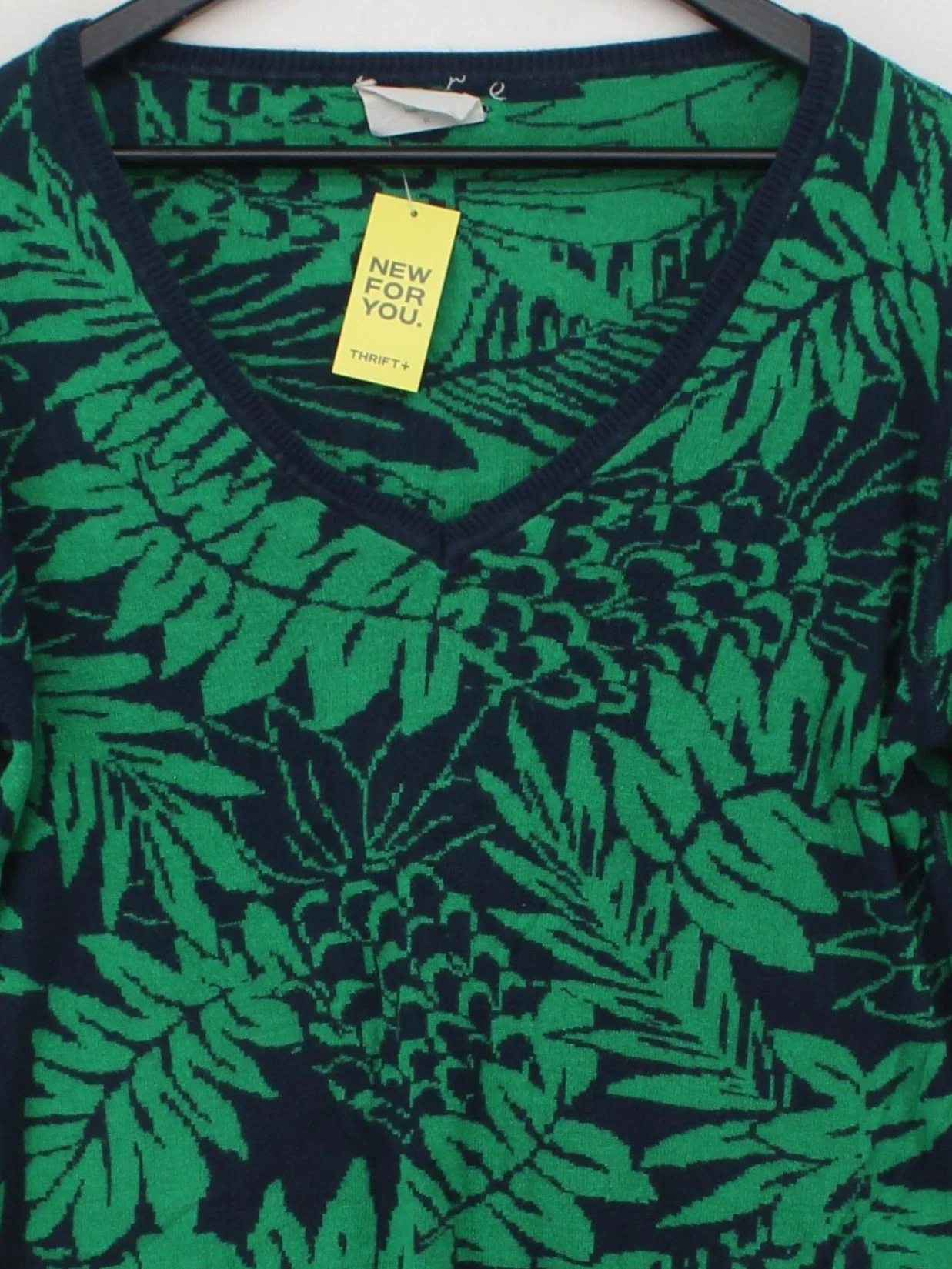 Hush Women's Jumper XL Green Floral 100% Viscose V-Neck Pullover - Image 3