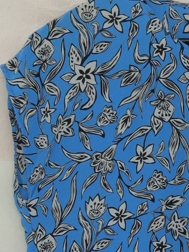Hush Women's Top UK 12 Blue Floral 100% Other Short Sleeve Round Neck Basic - Image 4