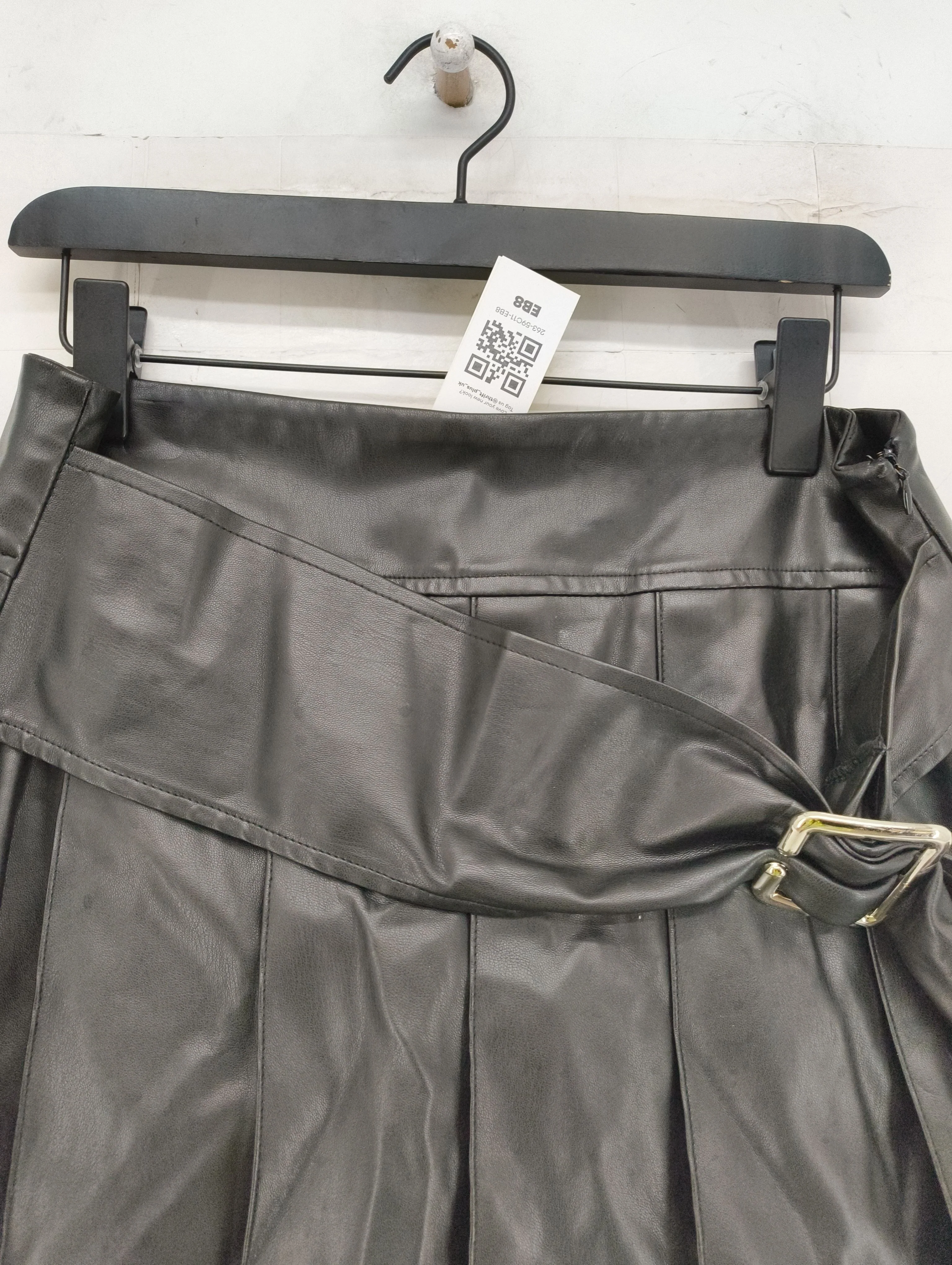 I Am Gia Women's Mini Skirt L Black Faux Leather with Viscose Short Mini - Image 3