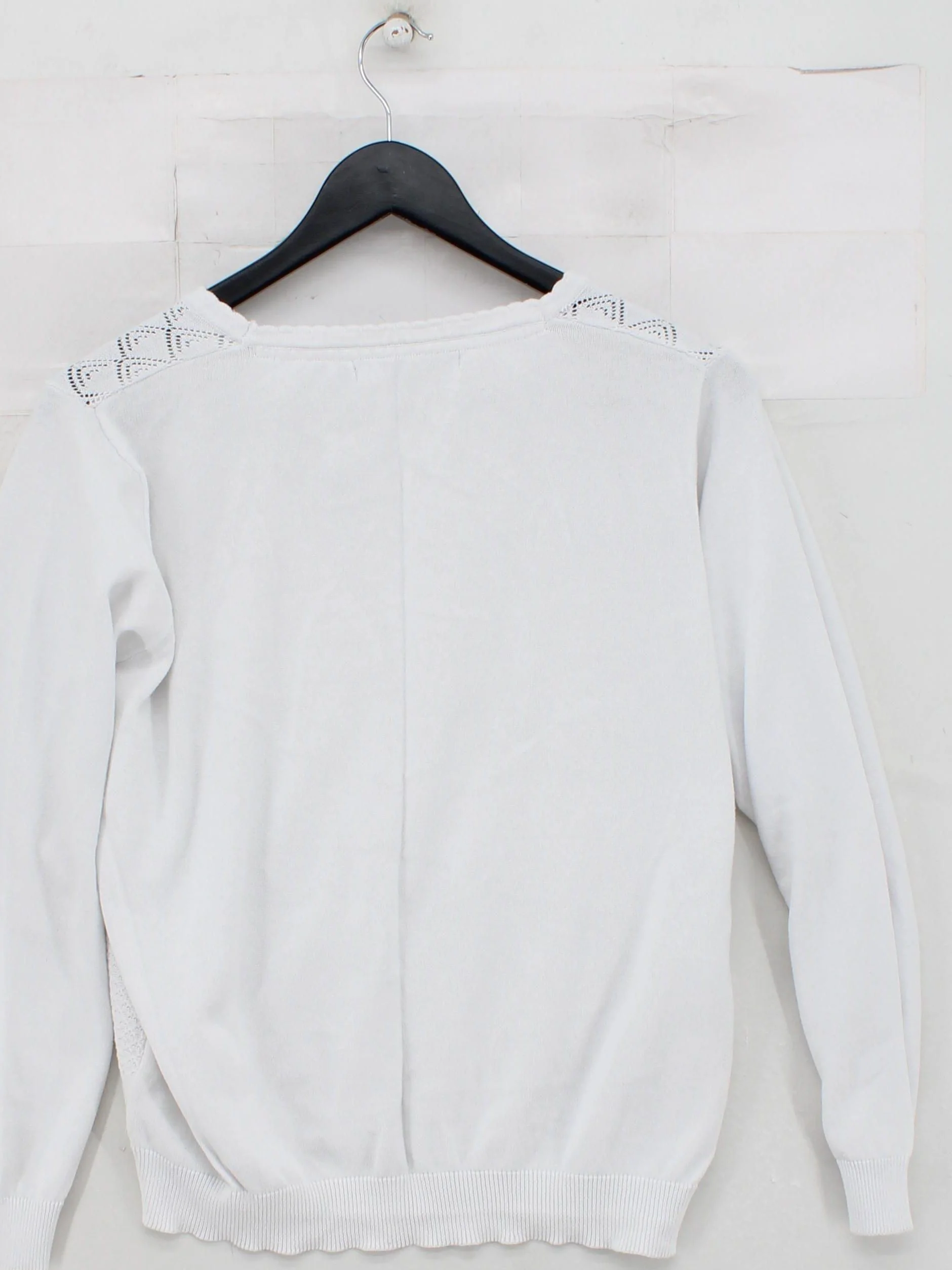 Isle Women's Cardigan M White 100% Cotton V-Neck Cardigan - Image 2