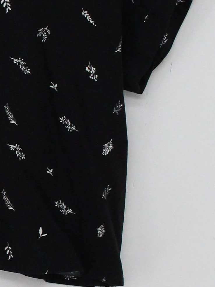 Jack Wills Women's Shirt S Black Floral 100% Viscose Short Sleeve Collared Basic - Image 4
