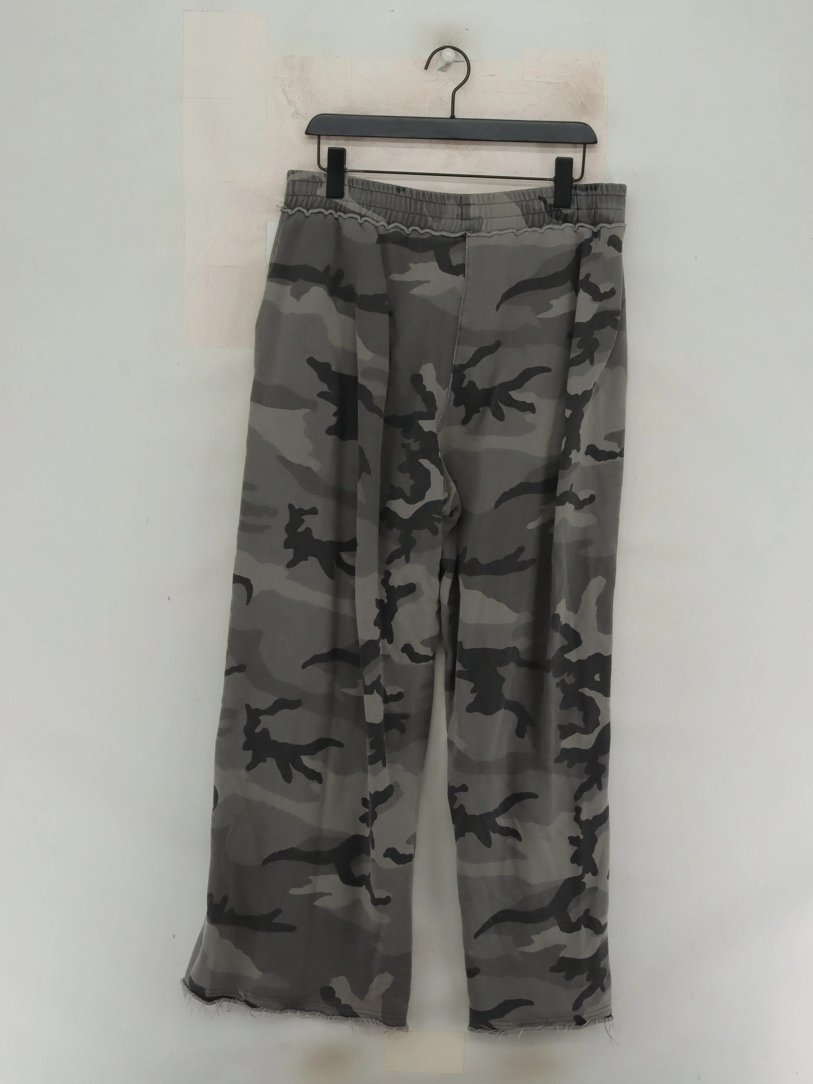 Jaded London Women's Sports Bottoms M Grey Camo 100% Cotton Wide-Leg Sweatpants - Image 2
