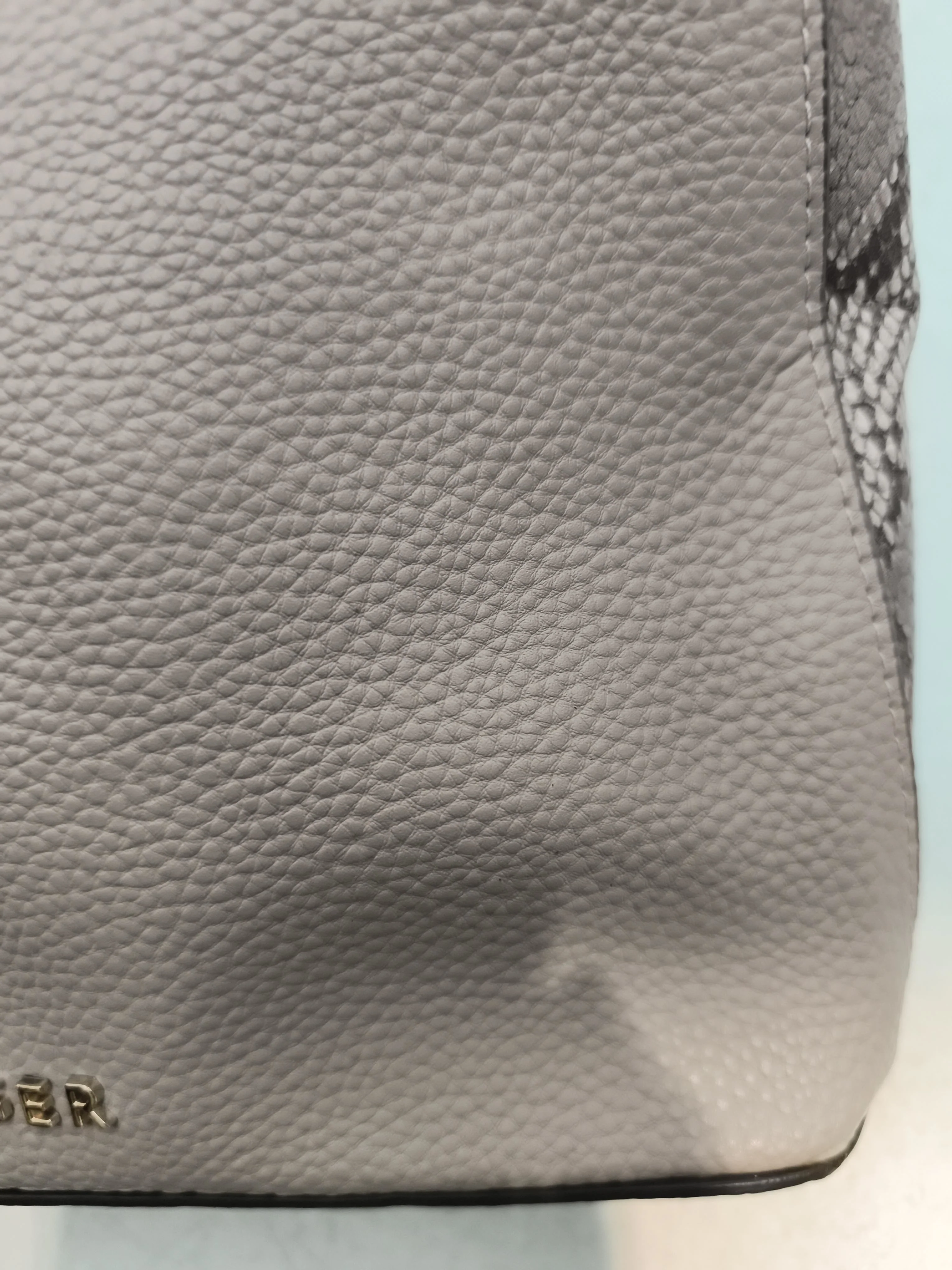 Jaeger Women's Bag Tan Animal Print 100% Leather Shoulder Bag - Image 3
