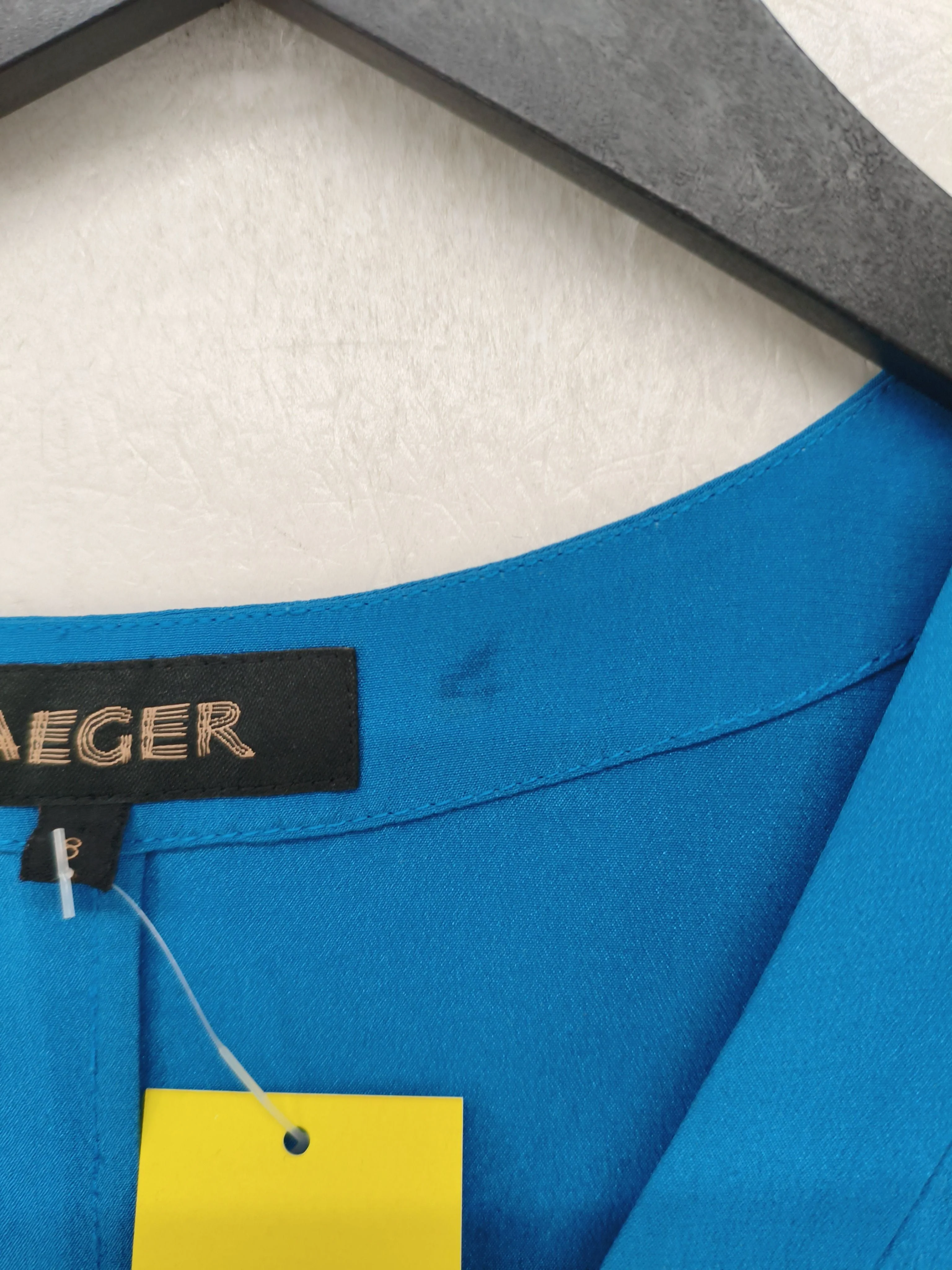 Jaeger Women's Blouse UK 8 Blue 100% Silk Short Sleeve V-Neck Basic - Image 5