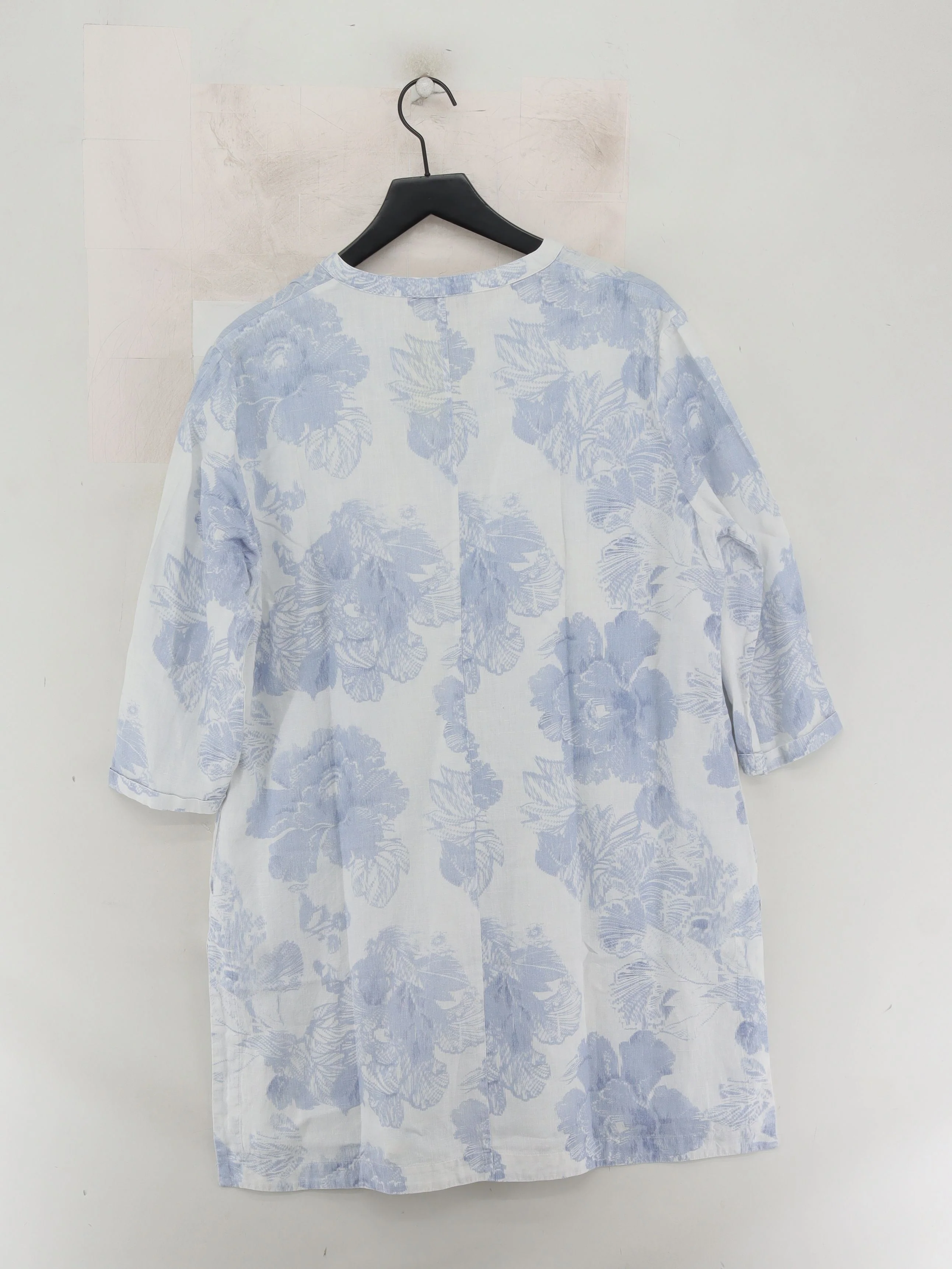 Jaeger Women's Top L White Floral 100% Linen 3/4 Sleeve V-Neck Tunic - Image 2