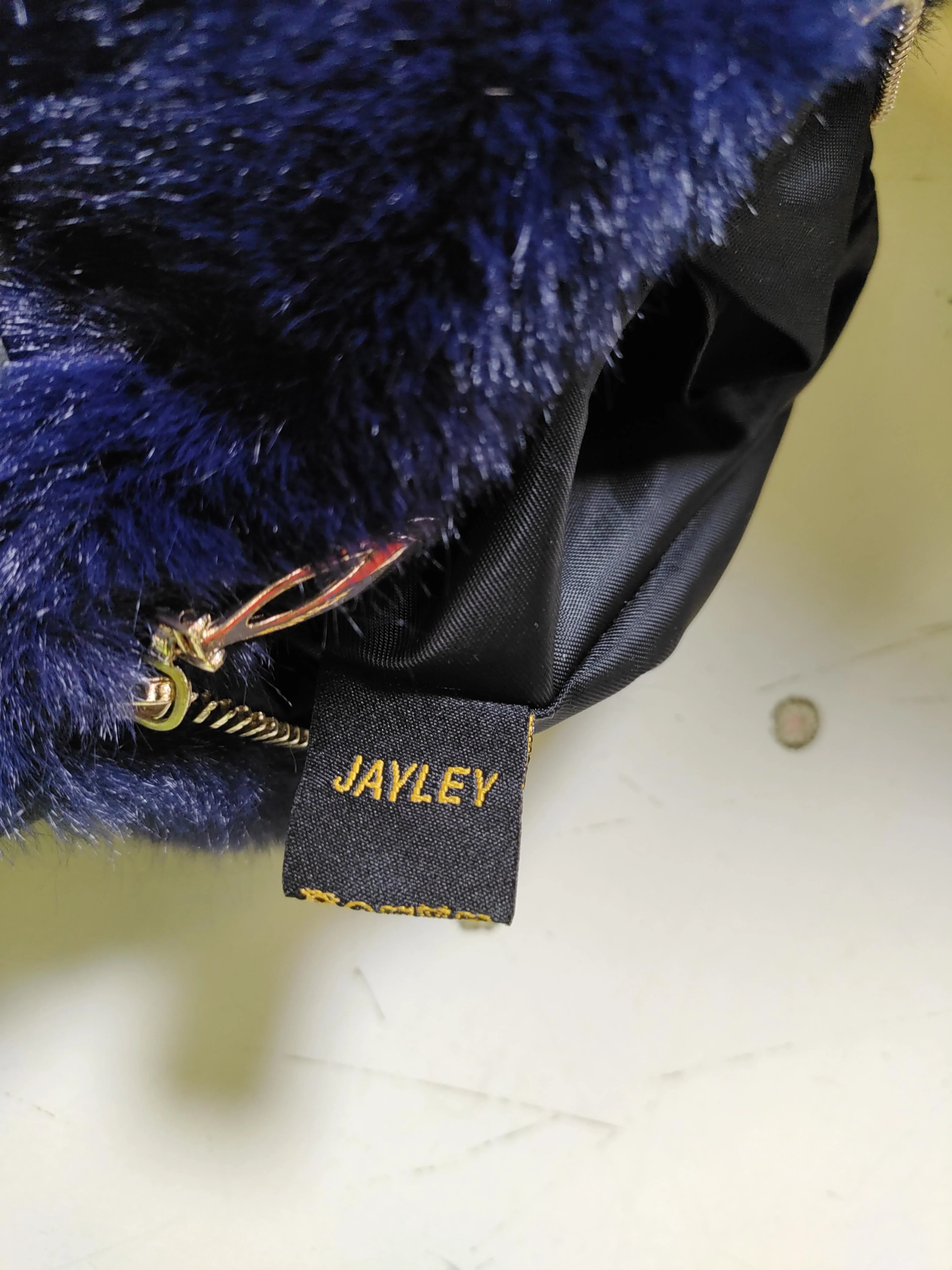 JayLey Women's Purse Blue 100% Faux Fur - Image 5