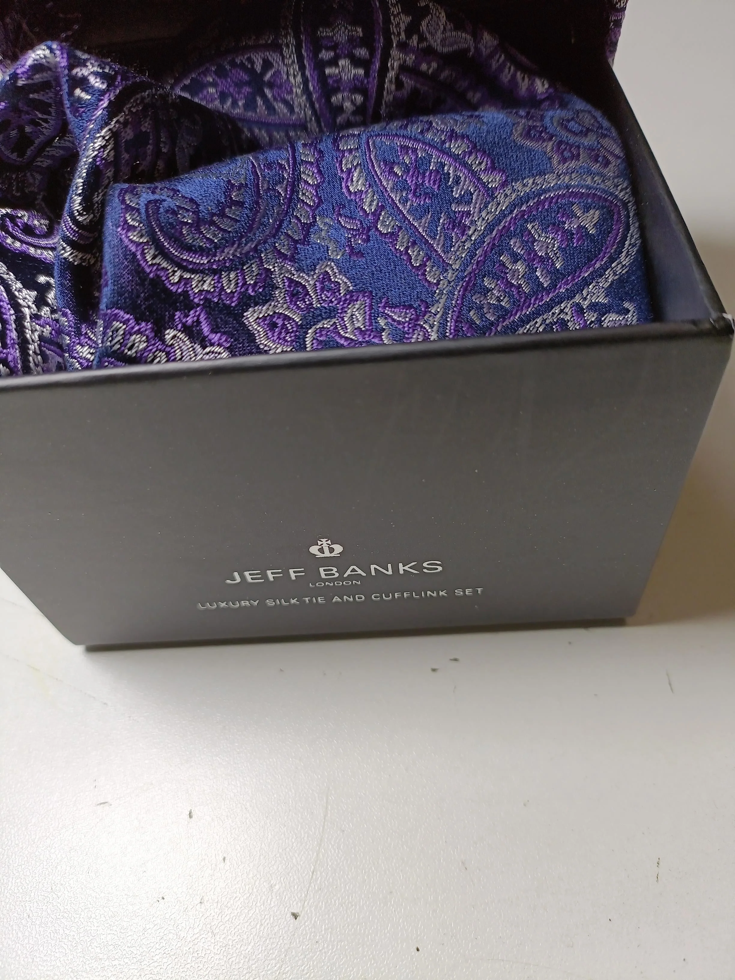 Jeff Banks Men's Tie Purple Paisley 100% Silk - Image 5