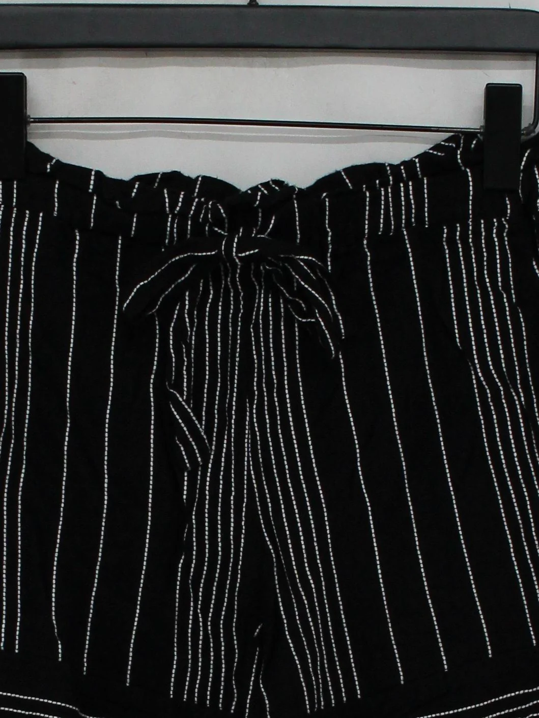 Jigsaw Women's Shorts L Black Striped Cotton with Viscose Paperbag - Image 3
