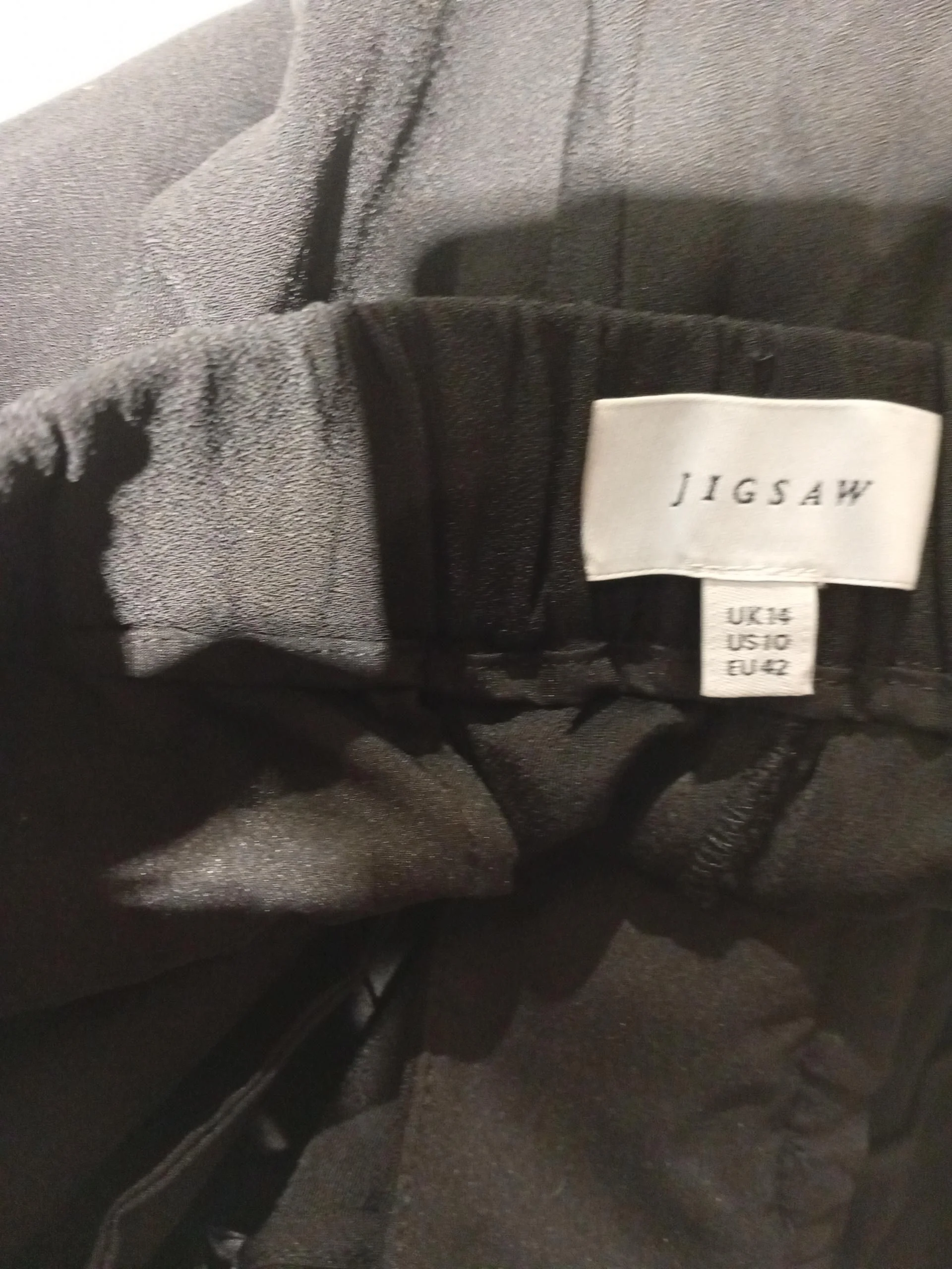 Jigsaw Women's Trousers UK 14 Black Viscose with Polyester Tapered Cropped - Image 5