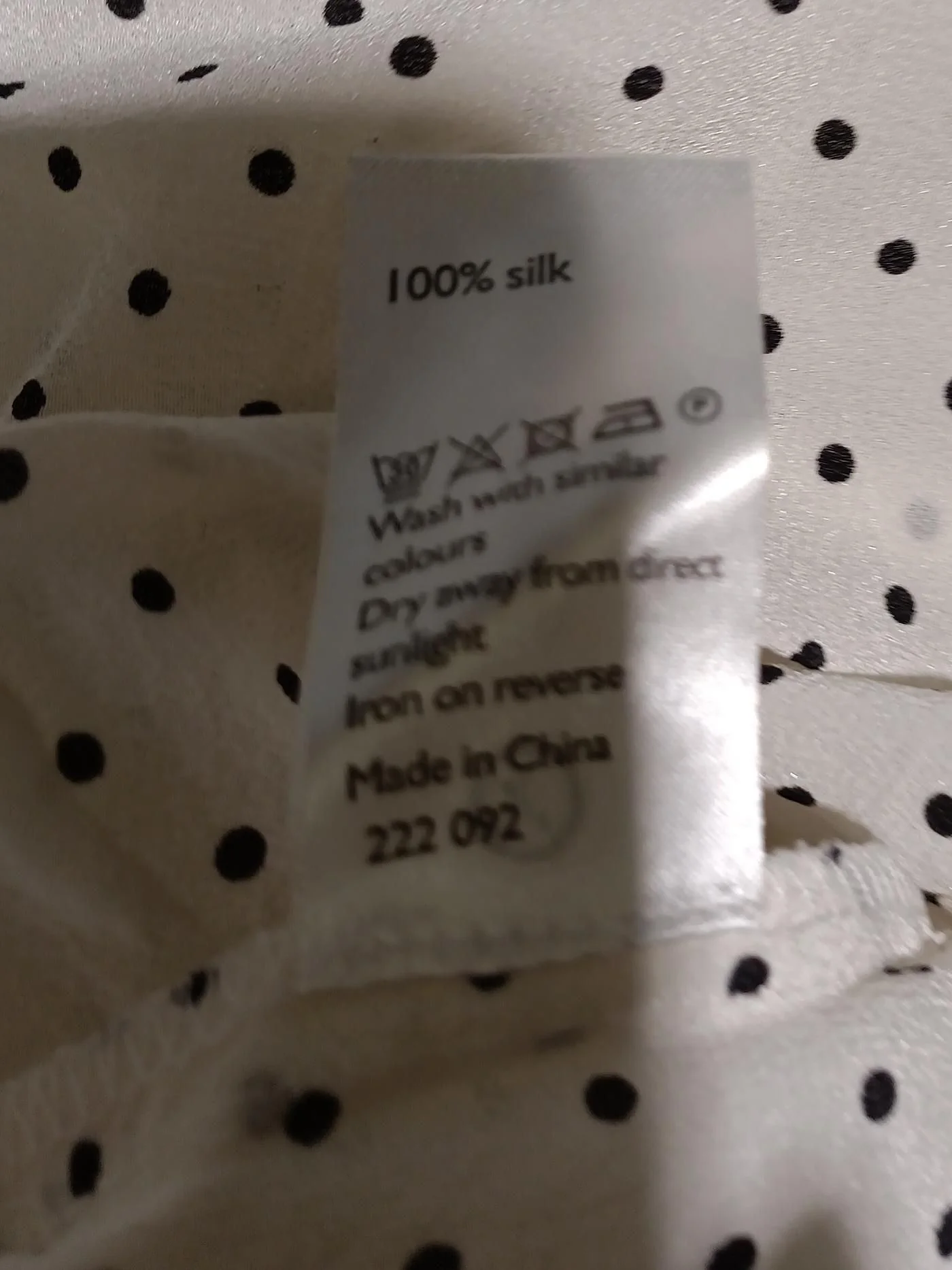 John Lewis Women's Top S White Polkadot 100% Silk Long Sleeve V-Neck Basic - Image 6